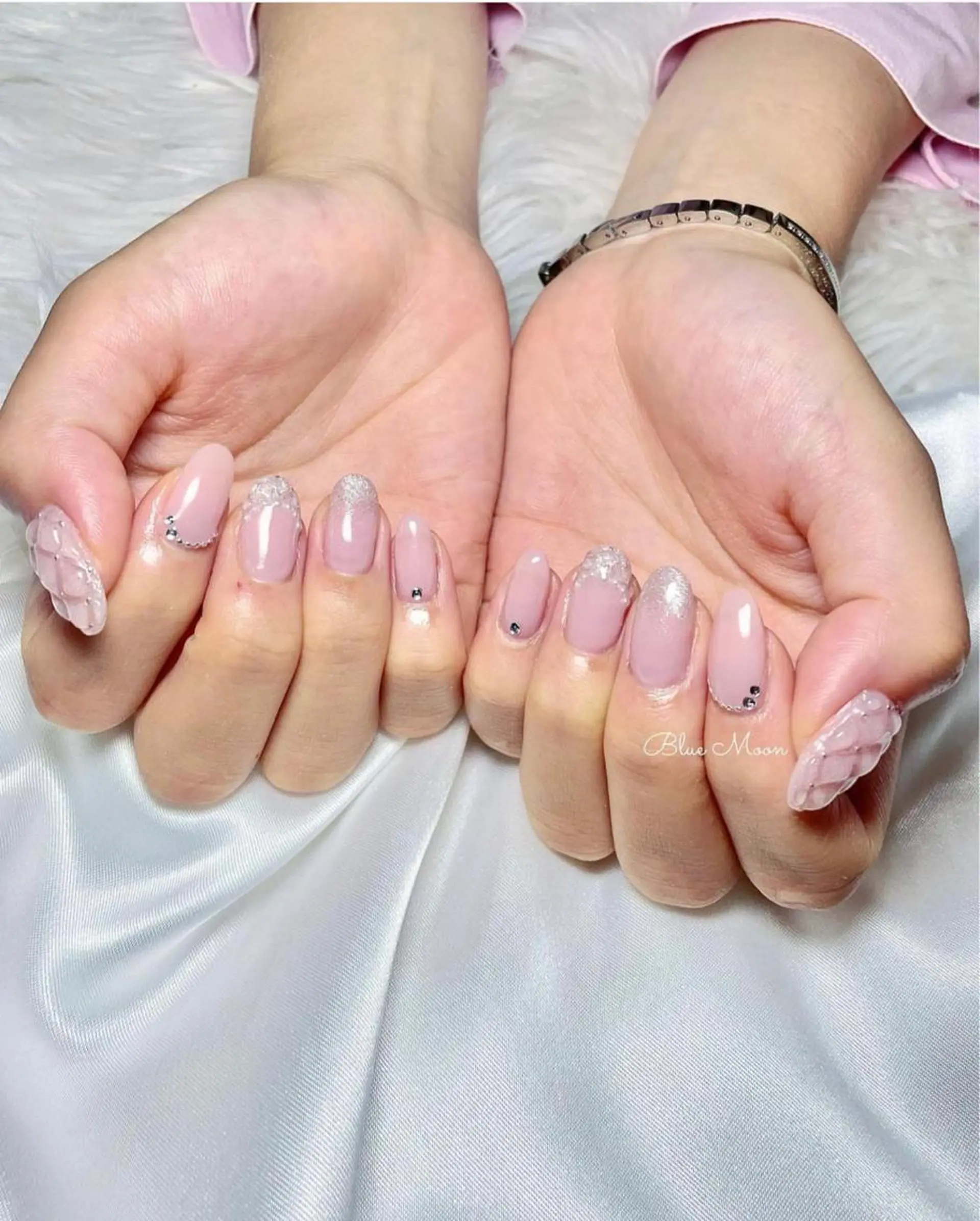 ネイル グラデーション ストーンネイル ハンドネイル フットネイル ハンドケア nail salon Blue Moonのネイルデザイン