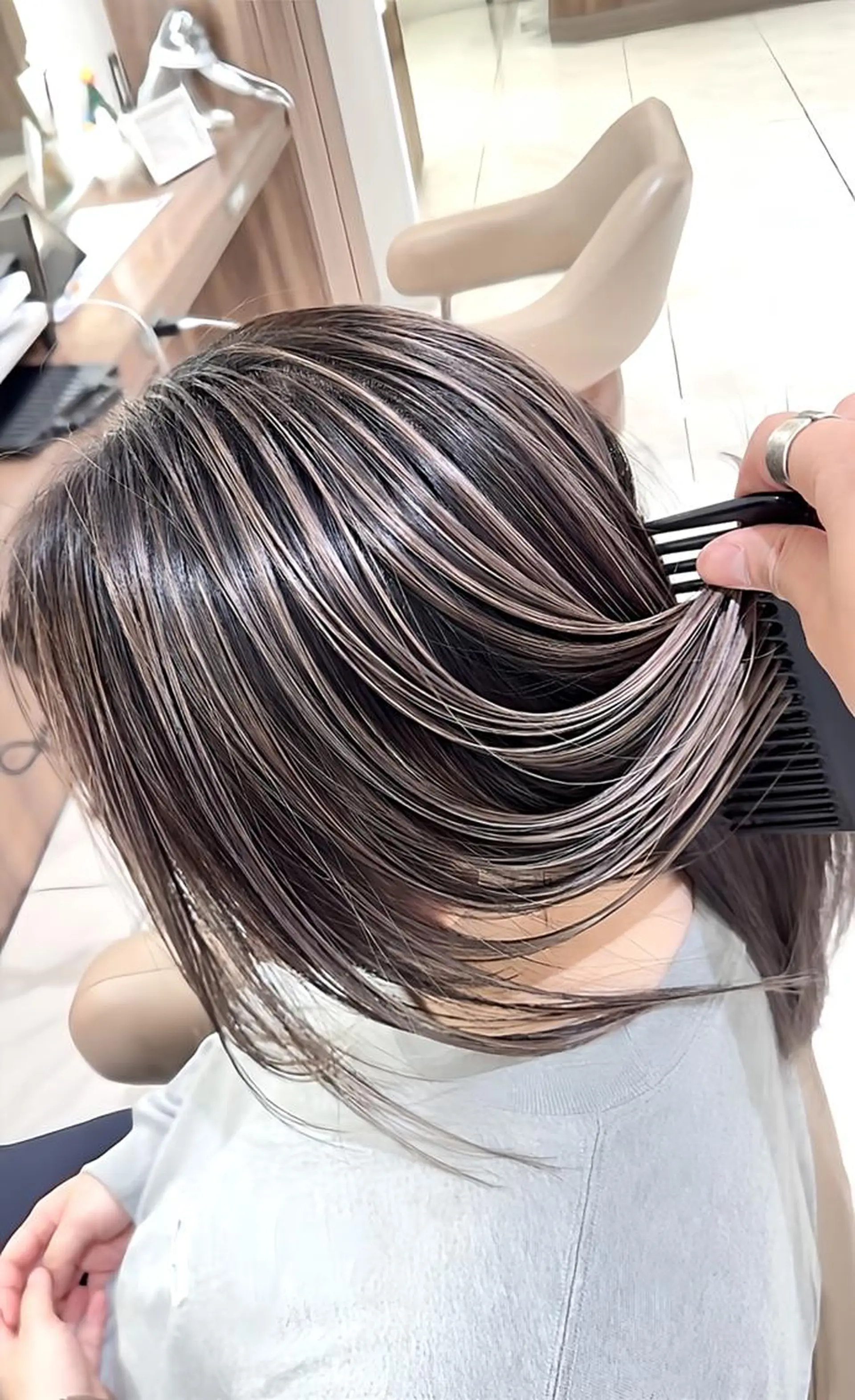 ロング カラー バレイヤージュ 髪質改善 レイヤーカット カット ヘアカラー トリートメント 山崎俊輔/髪質改善 /バレイヤージュのヘアスタイル