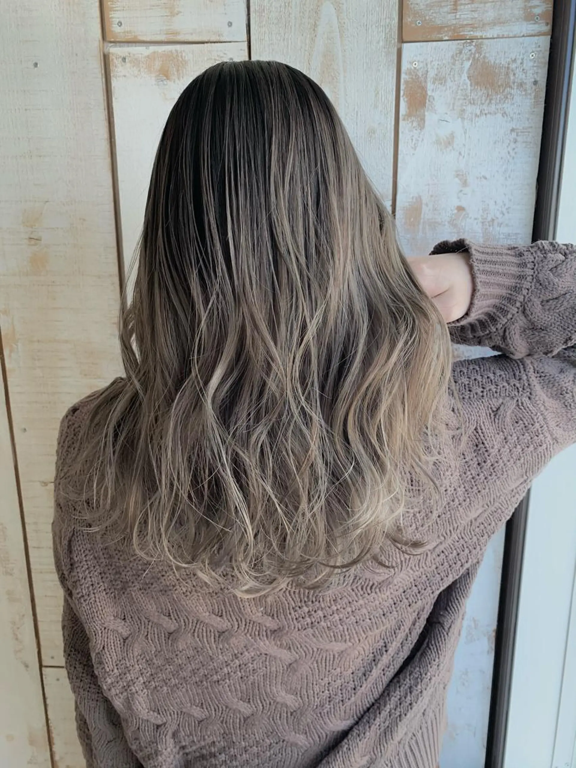 ロング カラー ade omotesando所属・鷺谷 玲奈のヘアスタイル