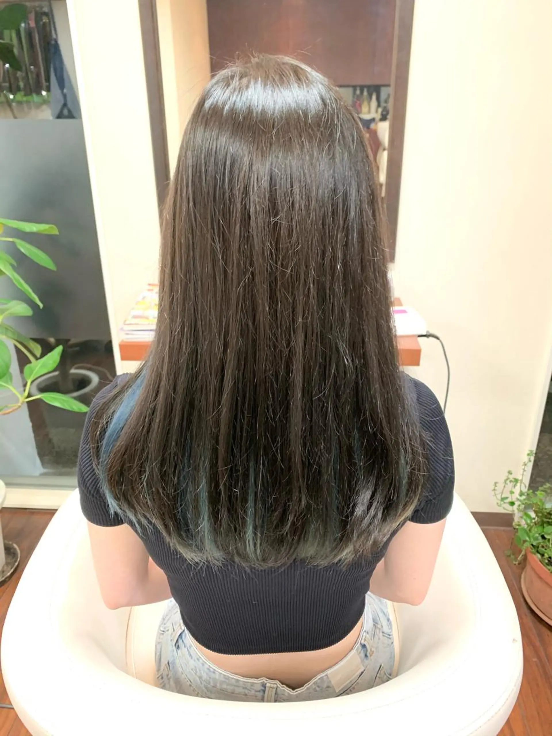 ロング カラー ブルーカラー インナーカラー LiEN所属・菅沢 奈生のヘアスタイル