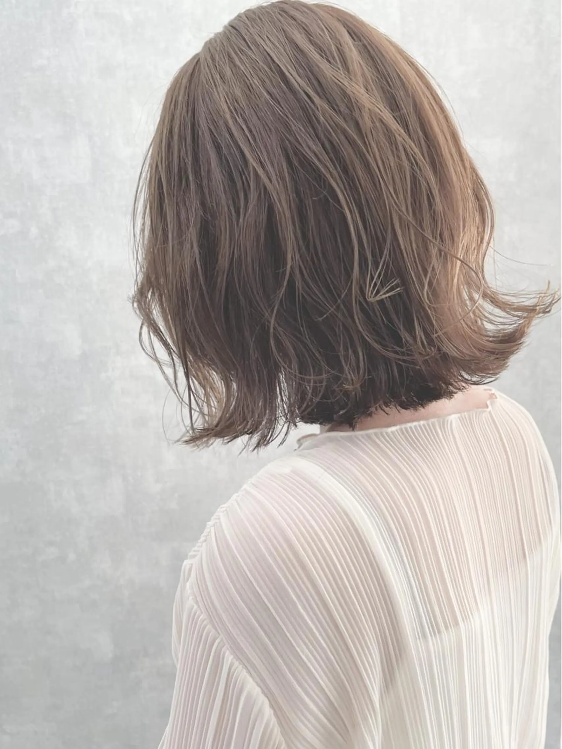 ミディアム ハイライト 髪質改善 レイヤーカット 外ハネヘア トリートメント 小林 正樹のヘアスタイル