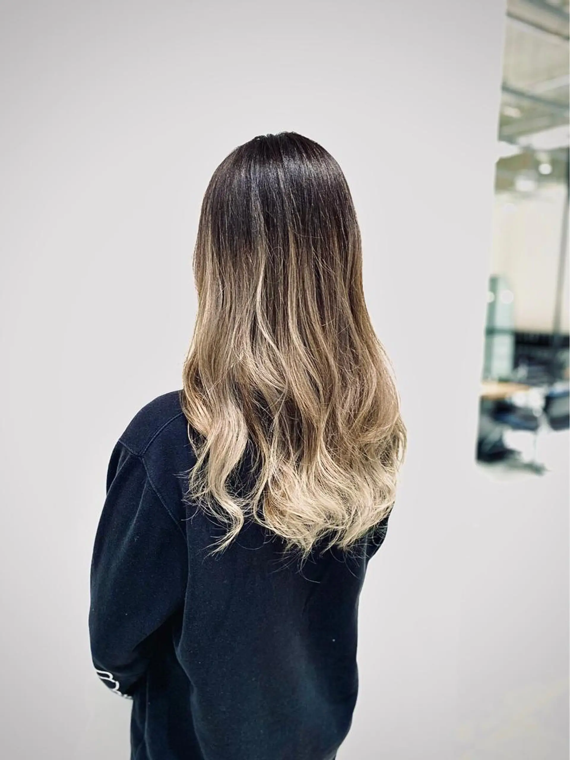 ロング カラー バレイヤージュ ブリーチ レイヤーカット ヘアカラー cfr professional artist salon所属・佐野 智史のヘアスタイル