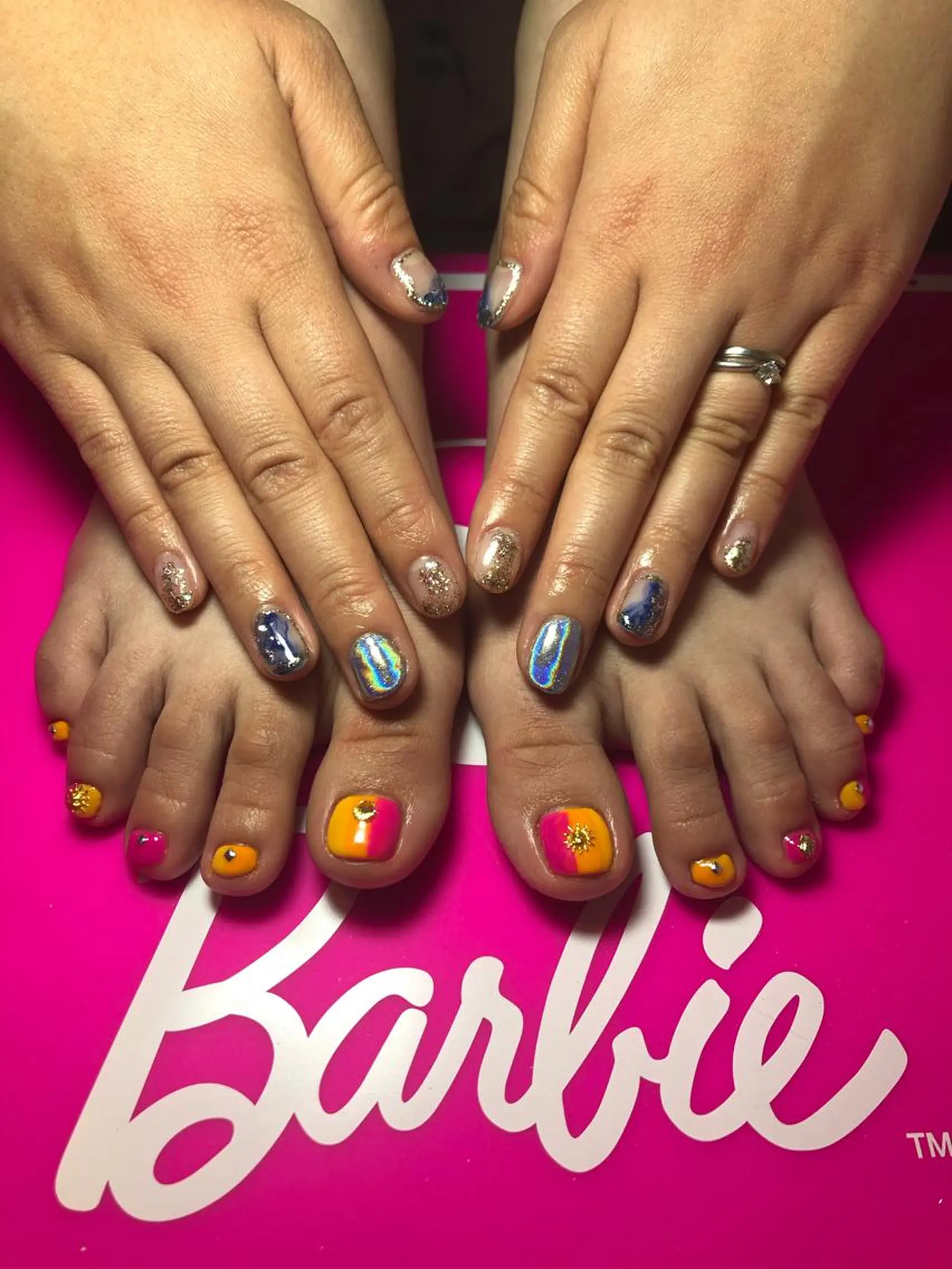 ミディアム Home salon Rのネイルデザイン