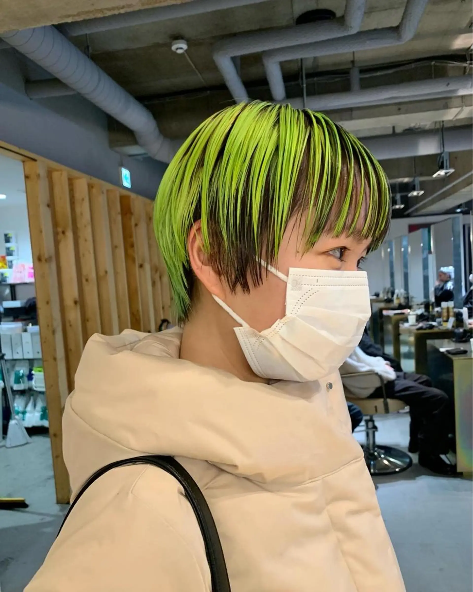 ショート カラー ショートボブ ベージュカラー ブリーチ ハイトーンカラー インナーカラー tension 【テンション】のヘアスタイル