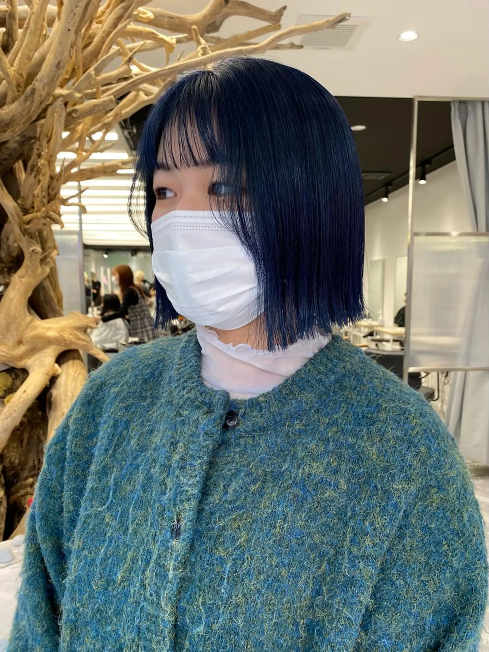 ミディアム 透け感ベージュ ／ミハルのヘアスタイル