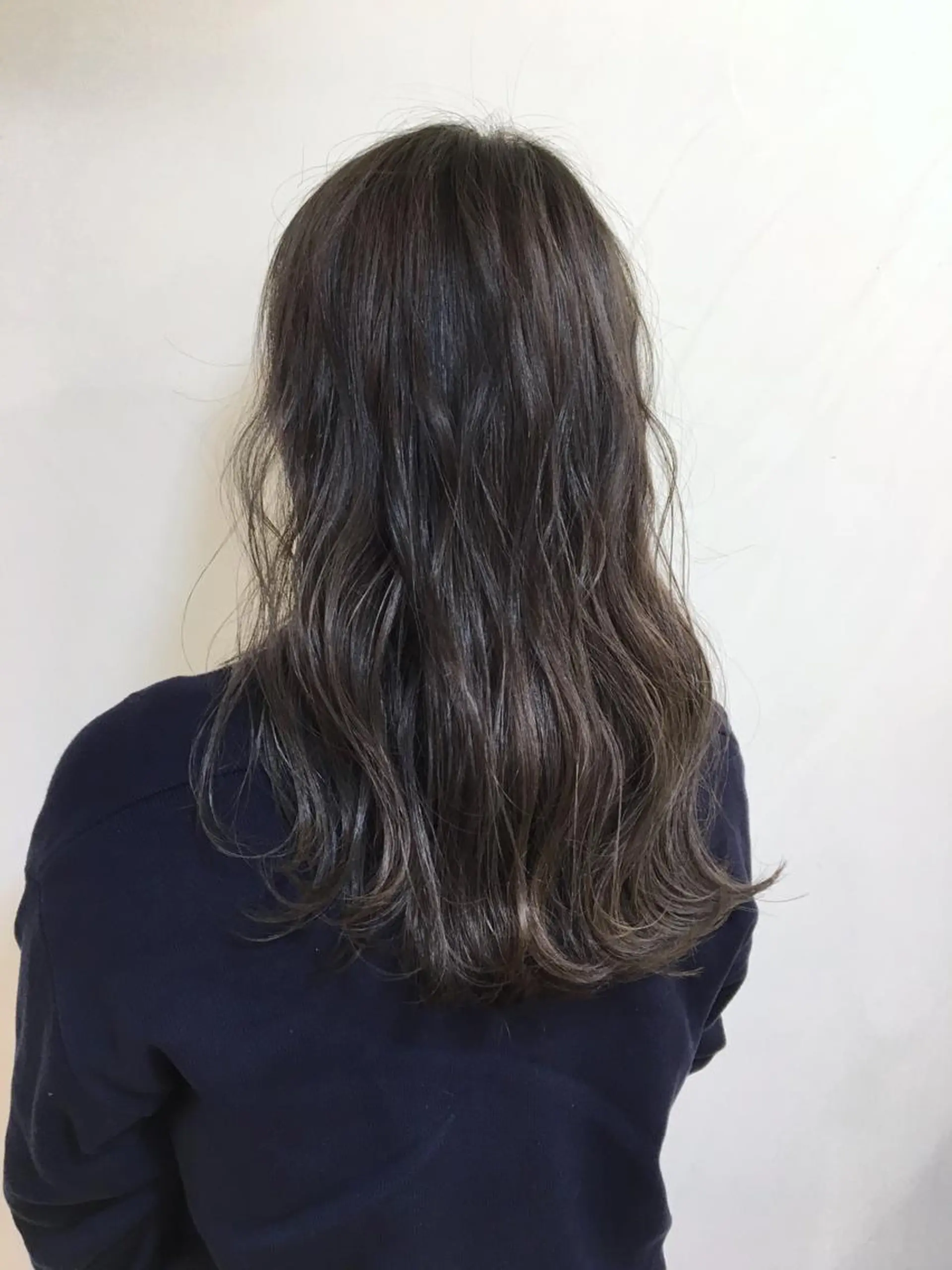 ロング カラー ブリーチ 透明感カラー グレージュ ブリーチなしカラー ヘアカラー ケアブリーチ 坪井佑樹のヘアスタイル