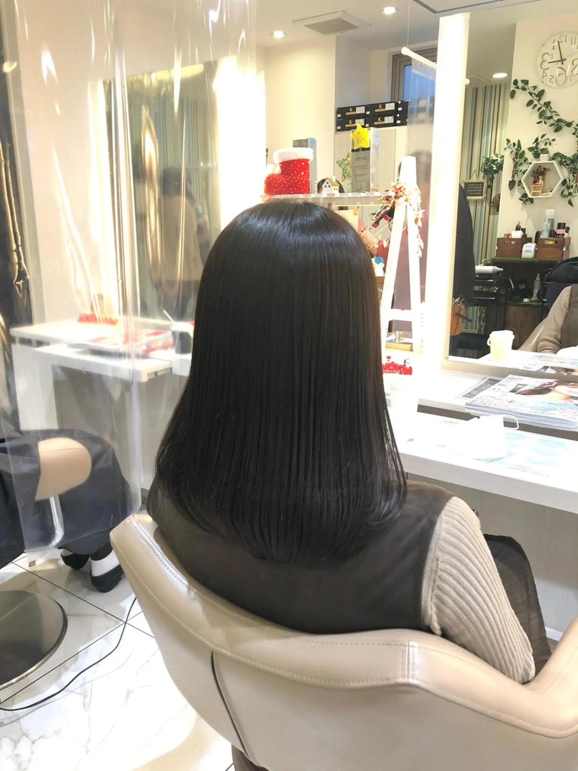 ミディアム パーマ 髪質改善 縮毛矯正 ストレートパーマ 安井　昴 💫ブリーチ縮毛矯正のヘアスタイル