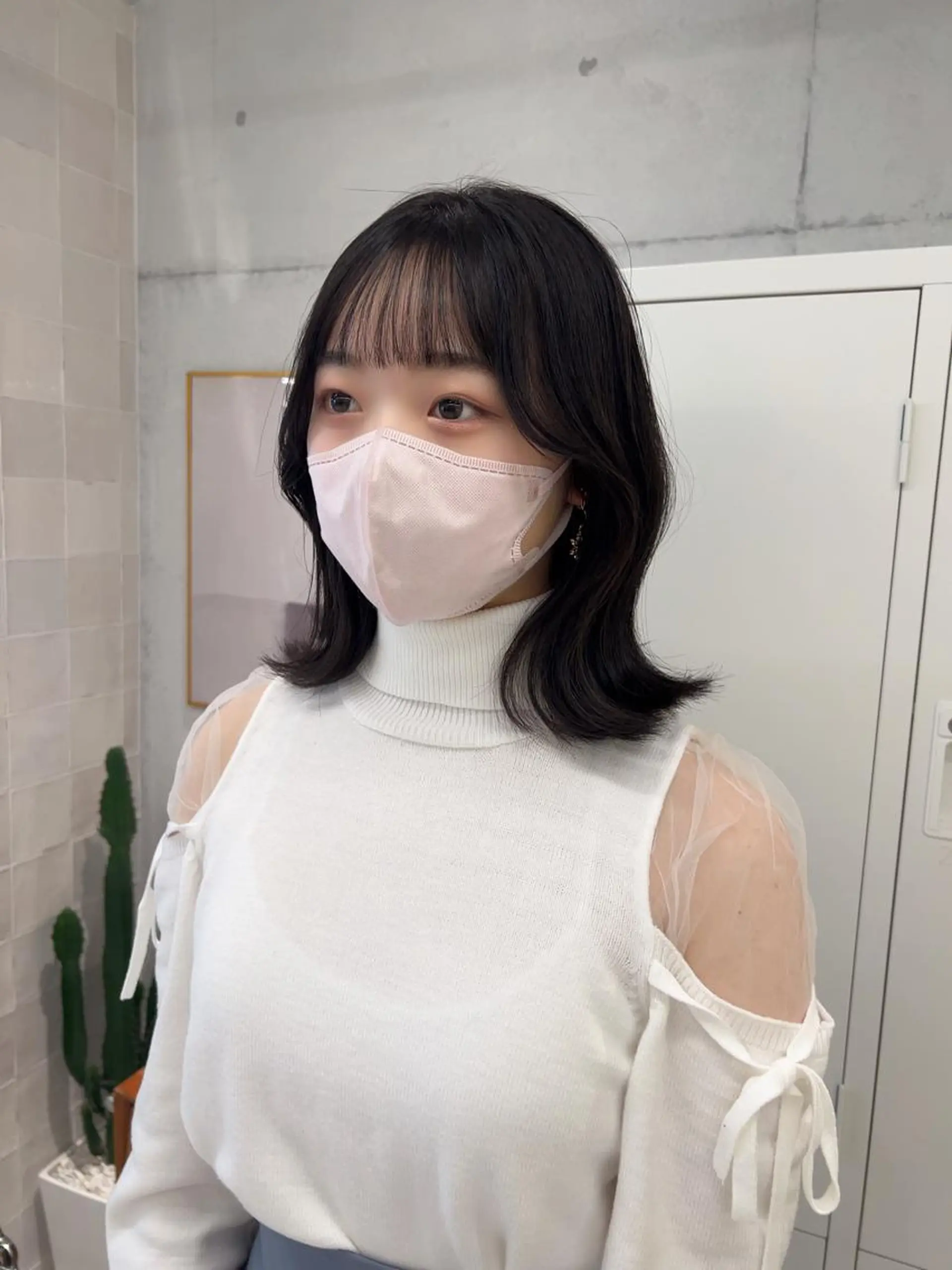 ミディアム カラー ブリーチ 透明感カラー ブリーチなしカラー くびれヘア 韓国風ヘア ヘアカラー トリートメント 韓国ヘア☁️ mitsukiのヘアスタイル