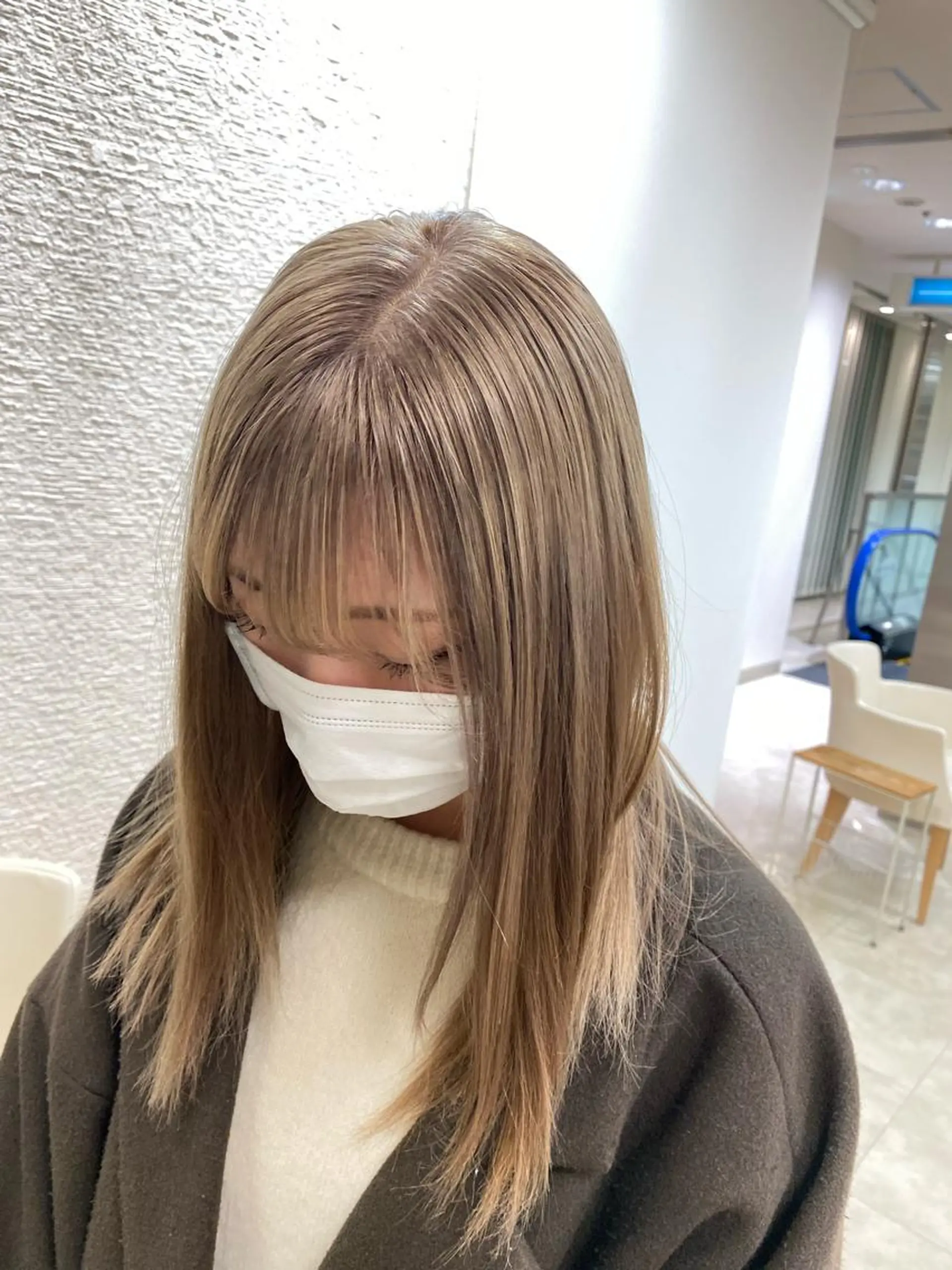 セミロング カラー ベージュカラー ミルクティーベージュ ヘアカラー トリートメント ヘアセット ハイトーン/ウルフ /レイヤー/坂野幸伸のヘアスタイル