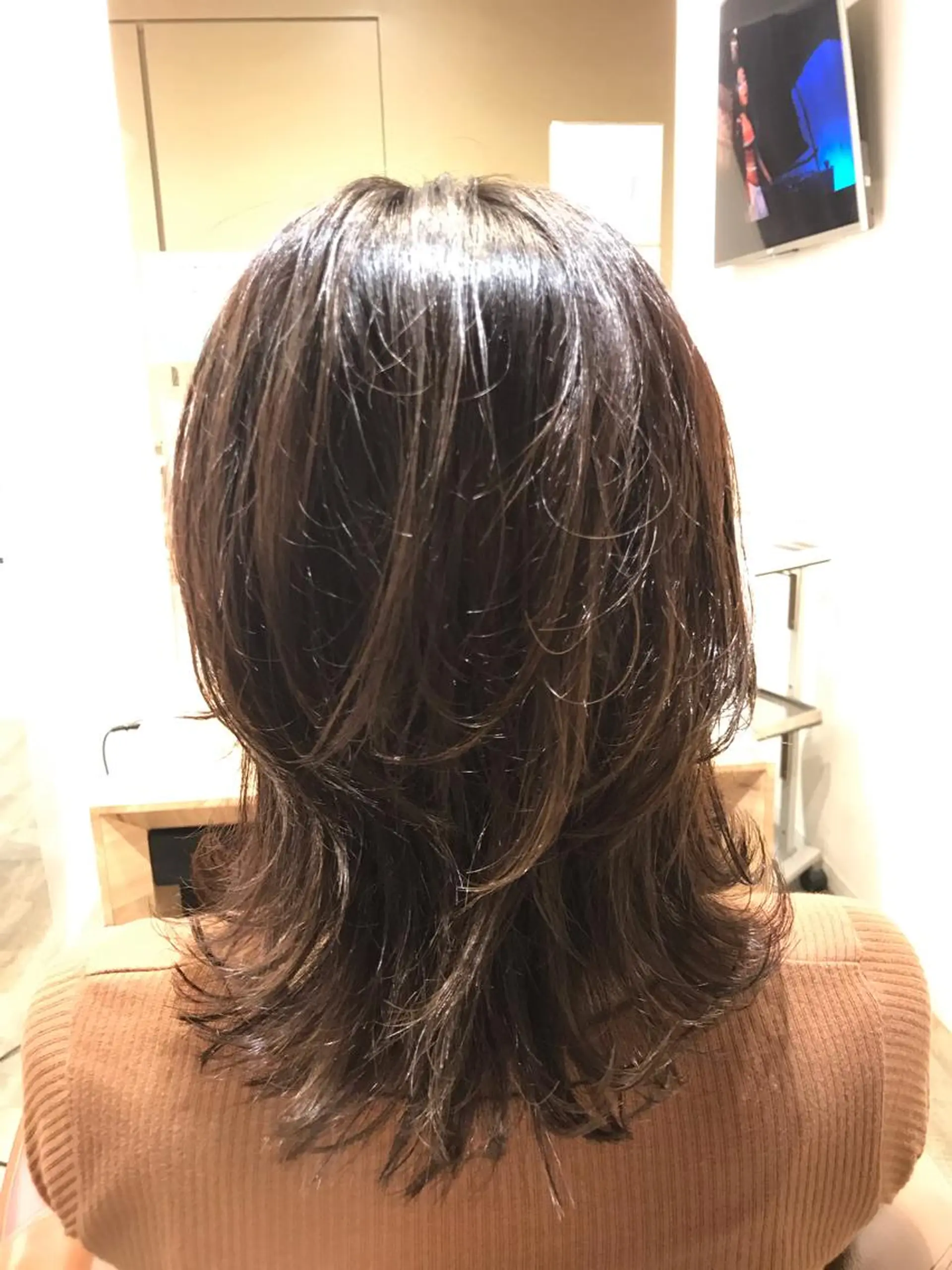 ミディアム レイヤーカット ウルフカット ウルフレイヤー 限定クーポン 💕大量更新ブリーチのヘアスタイル