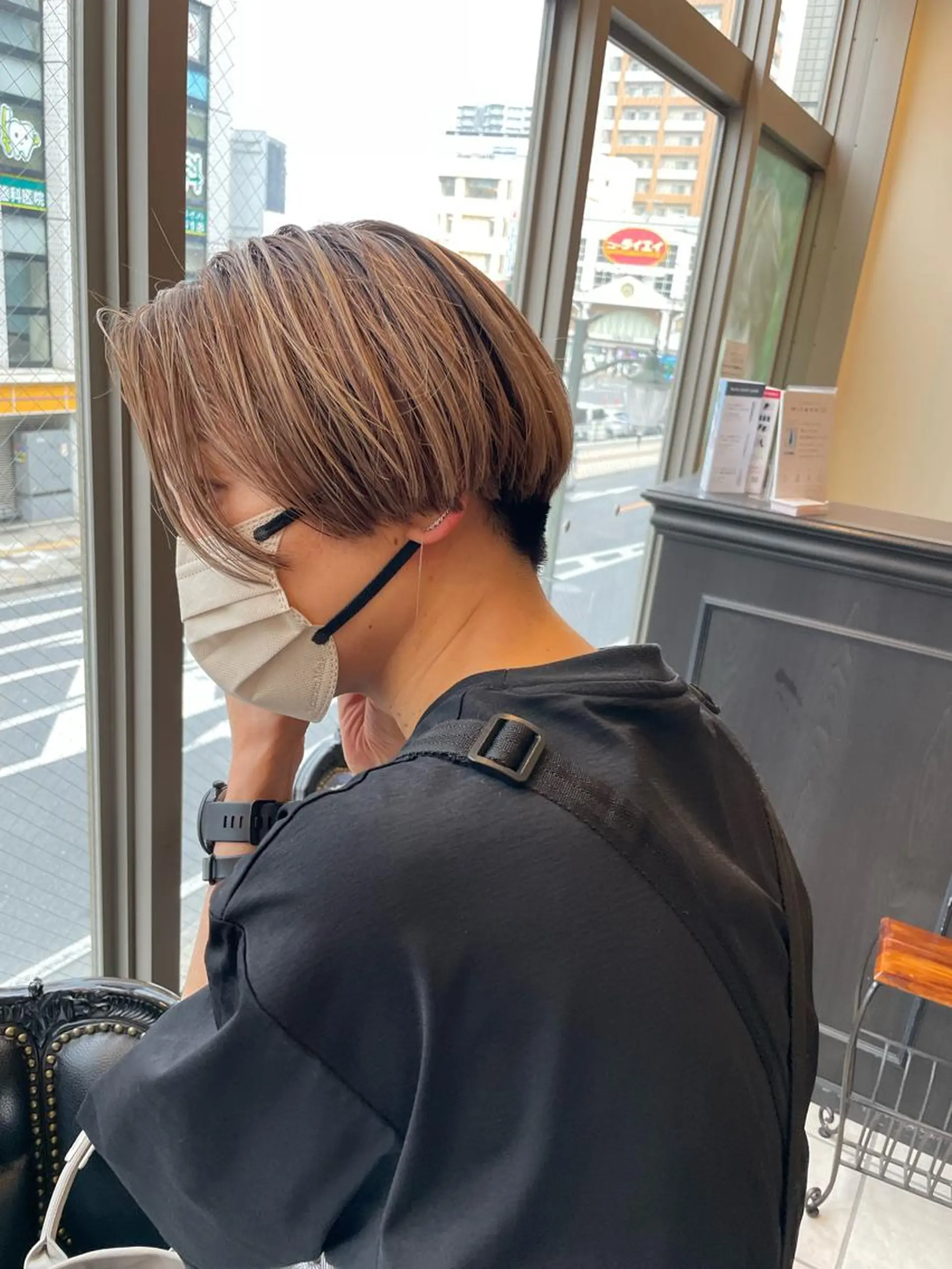 ショート ヘアカラー 三橋 和希のヘアスタイル