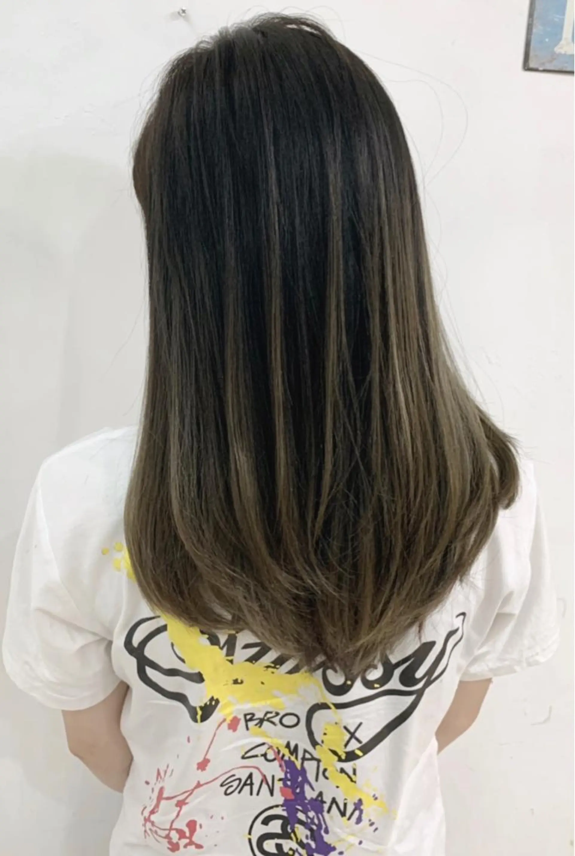 ロング カラー アッシュ バレイヤージュ ブリーチ デザインカラー グレージュ カット ヘアカラー トリートメント 京都大人女性ショート 徒歩1分/秋山のヘアスタイル