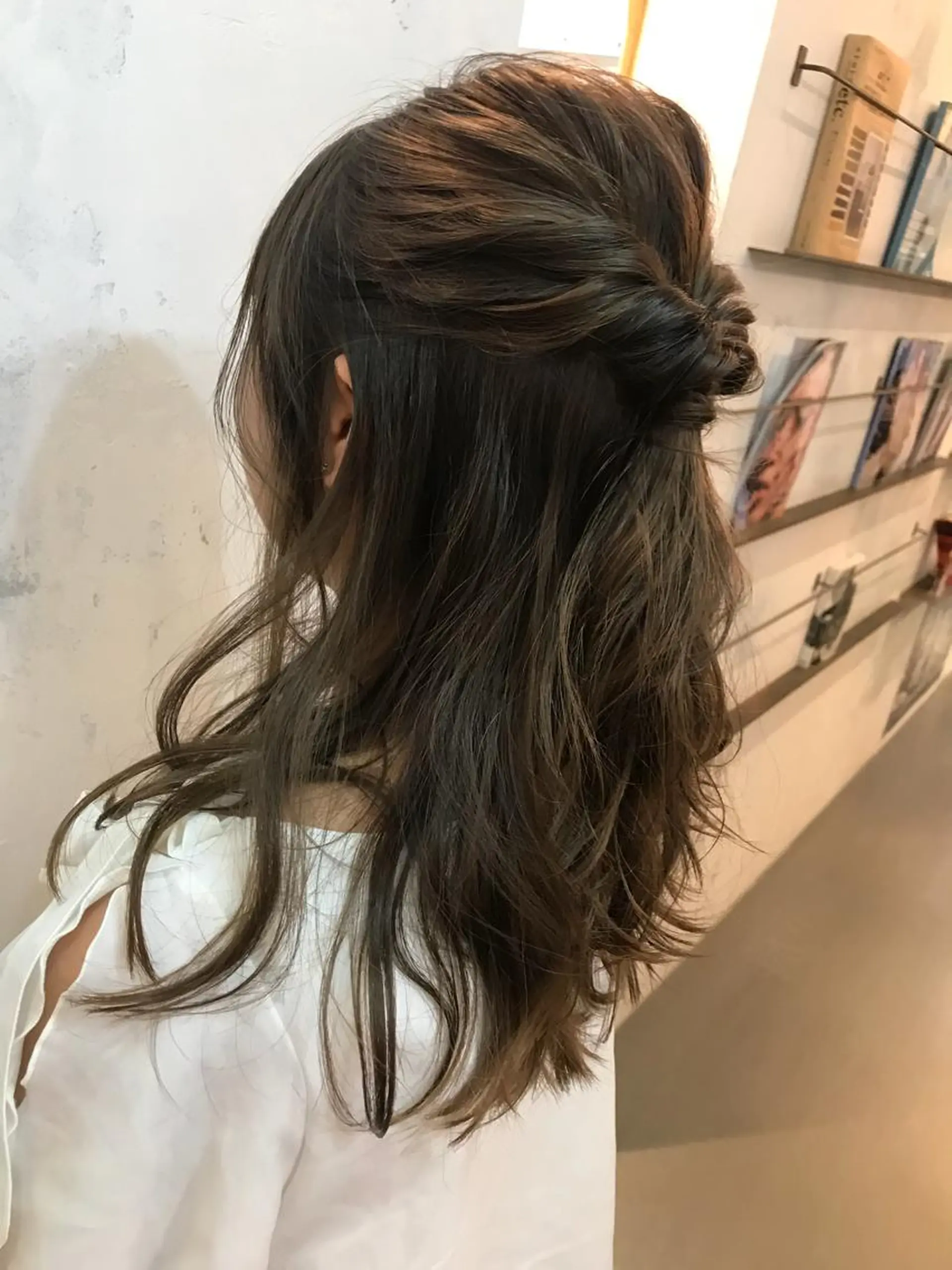 ロング カラー アッシュ ブリーチ 透明感カラー ヘアカラー トリートメント 🍑艶髪✖️暖色系 ✨momoka🍑のヘアスタイル