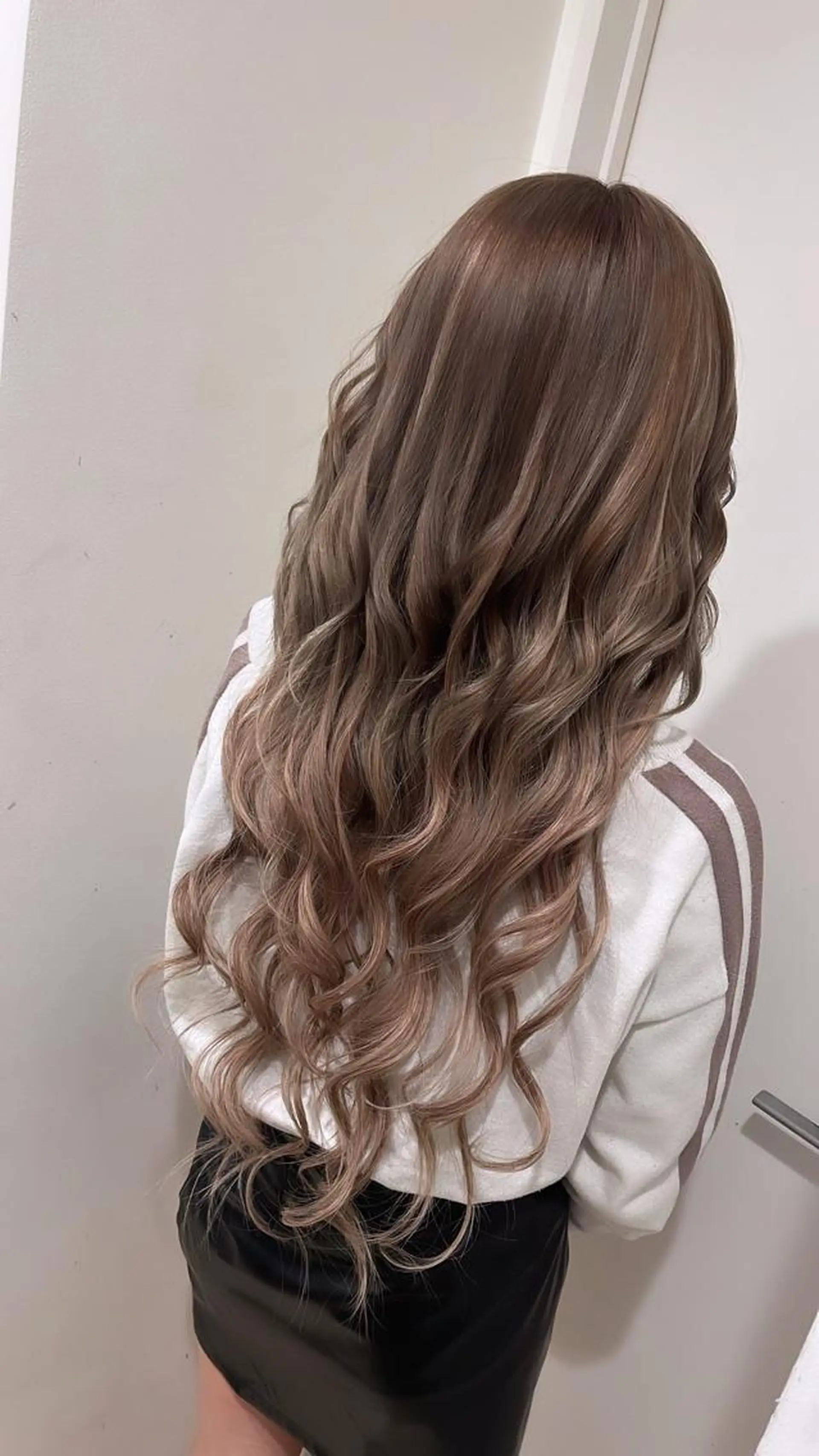 ミディアム ヘアアレンジ 🔥ハイトーンカラー ギャルNAOKI🔥のヘアスタイル