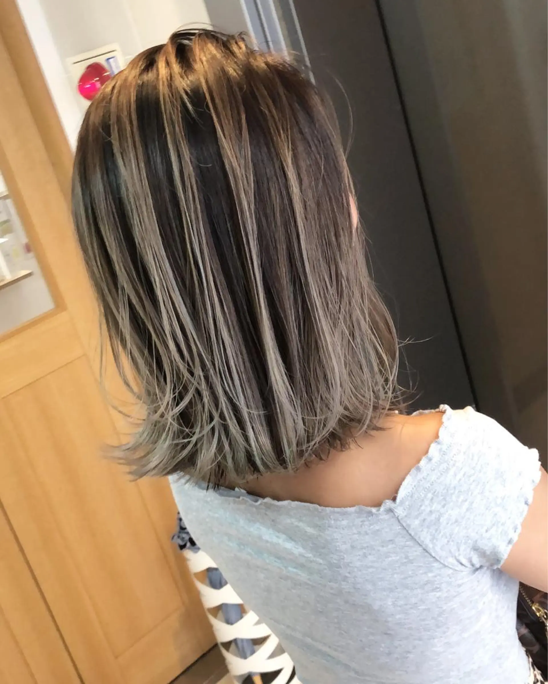 ミディアム カラー タカハシ ユウキのヘアスタイル