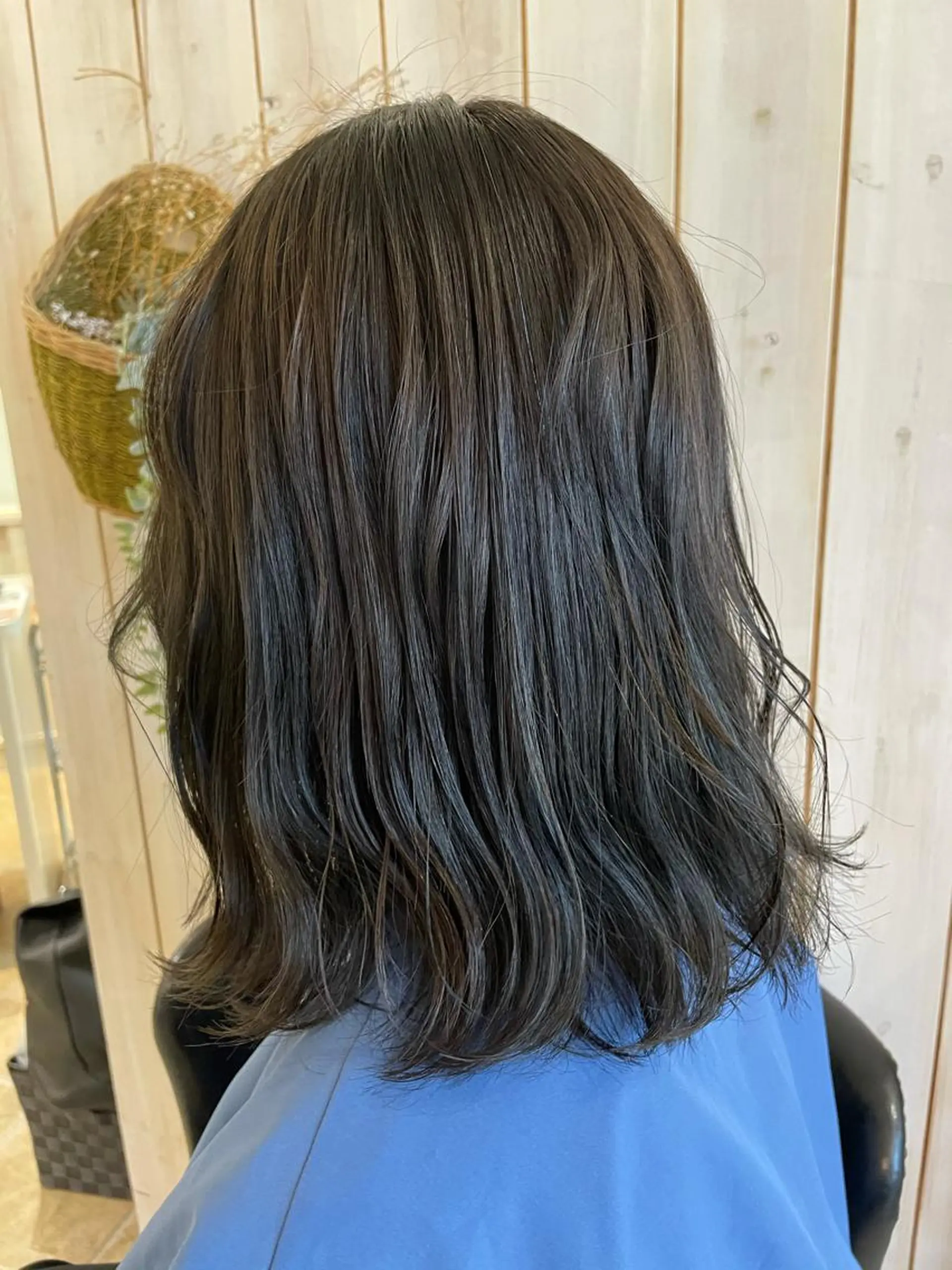 ミディアム 中井 茅佳のヘアスタイル