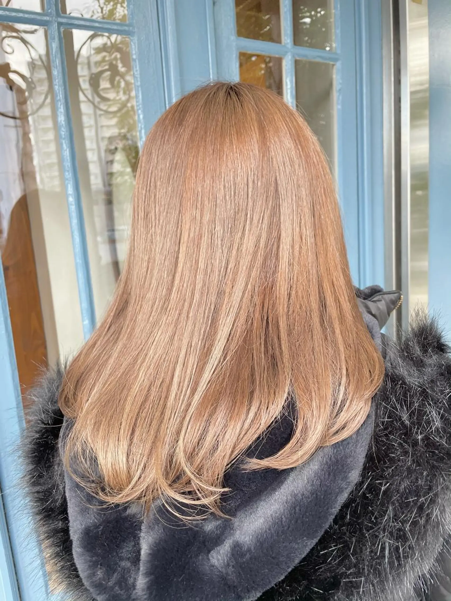 セミロング ブリーチ毛矯正.髪質 改善.髪にドラマをのヘアスタイル