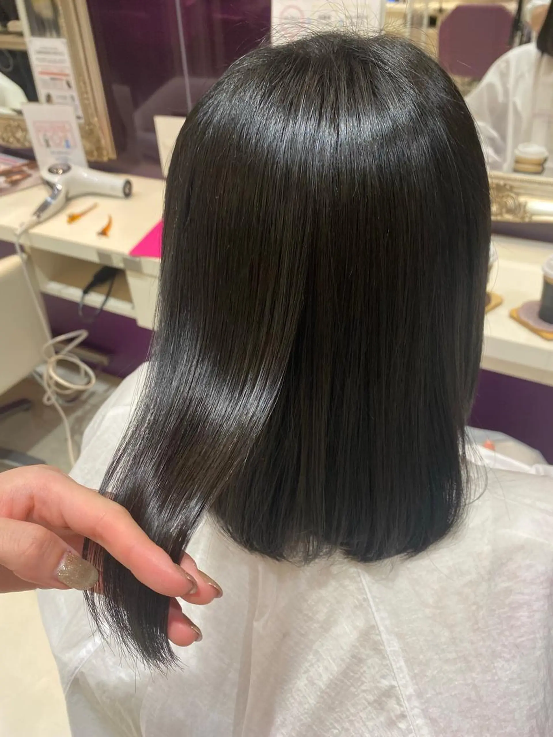ミディアム カラー 村橋 葵緒のヘアスタイル