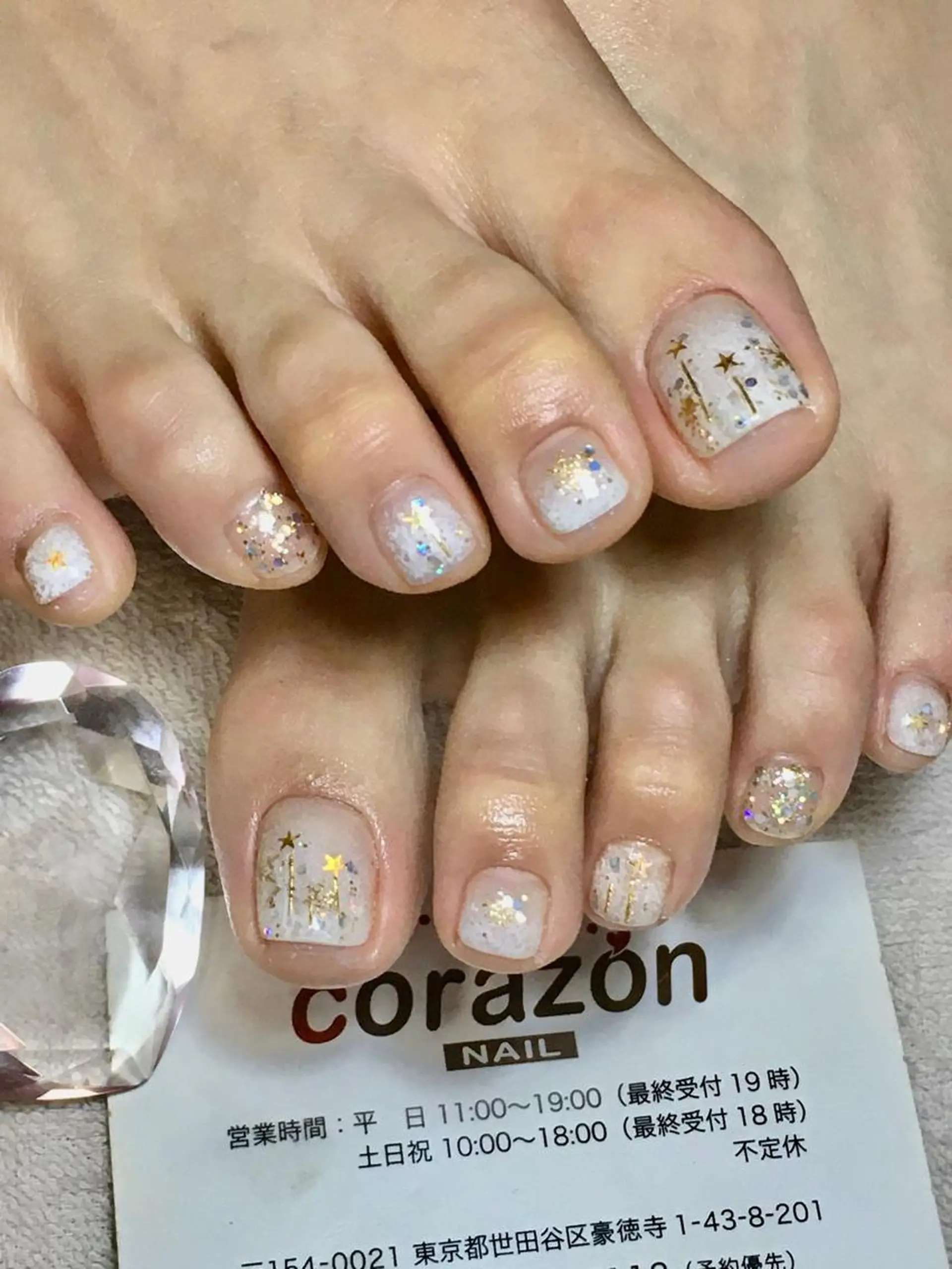 ネイル アートネイル ホワイト 冬ネイル クリスマス フットネイル corazon所属・ネイリスト aicoのネイルデザイン