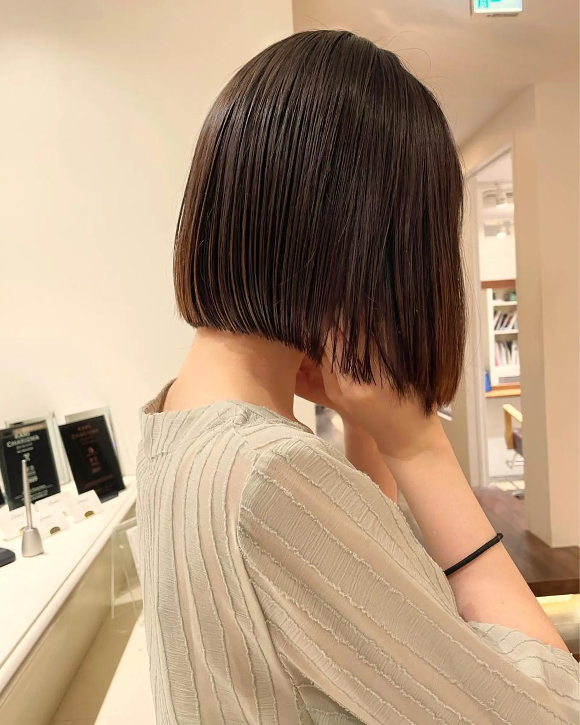 ショート カラー グレージュ オリーブグレージュ オリーブグレー ボブ カット ヘアカラー トリートメント ボブ/レイヤー/ケア パーマ/リュウタのヘアスタイル