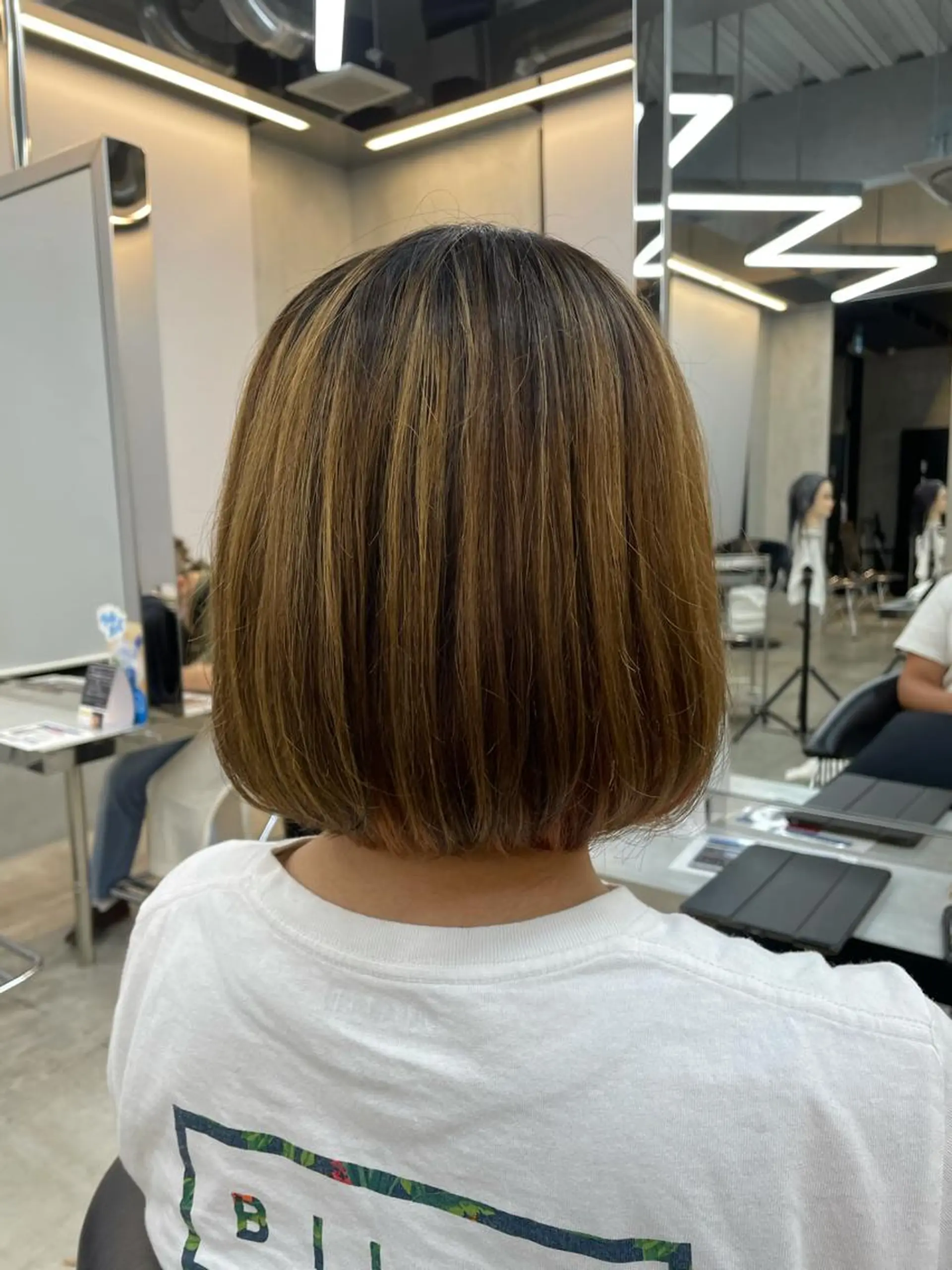 ミディアム 🫧艶髪/ブリーチ 🐳honami🫧のヘアスタイル