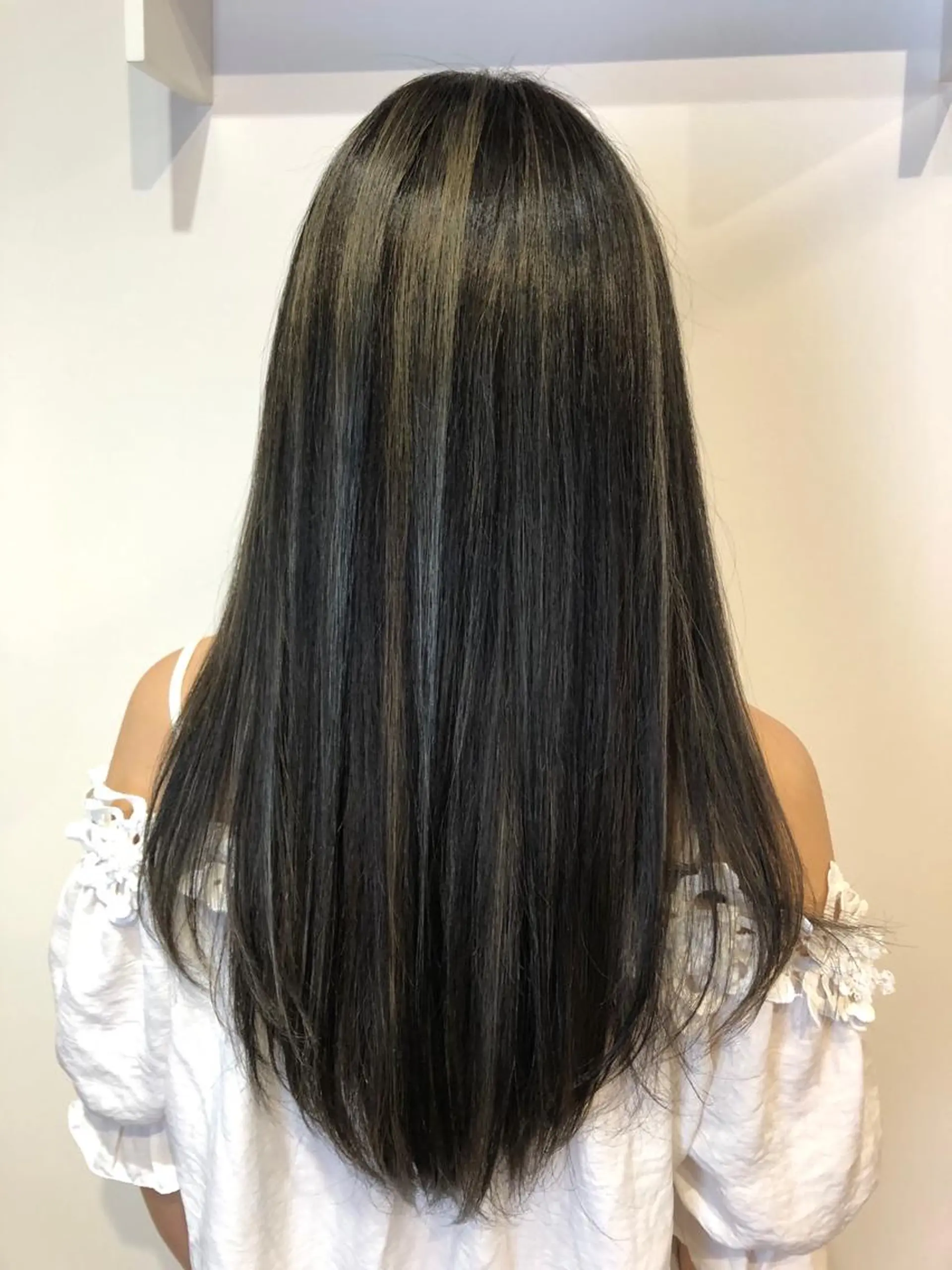 ロング カラー カット ヘアカラー トリートメント 青野 文香のヘアスタイル