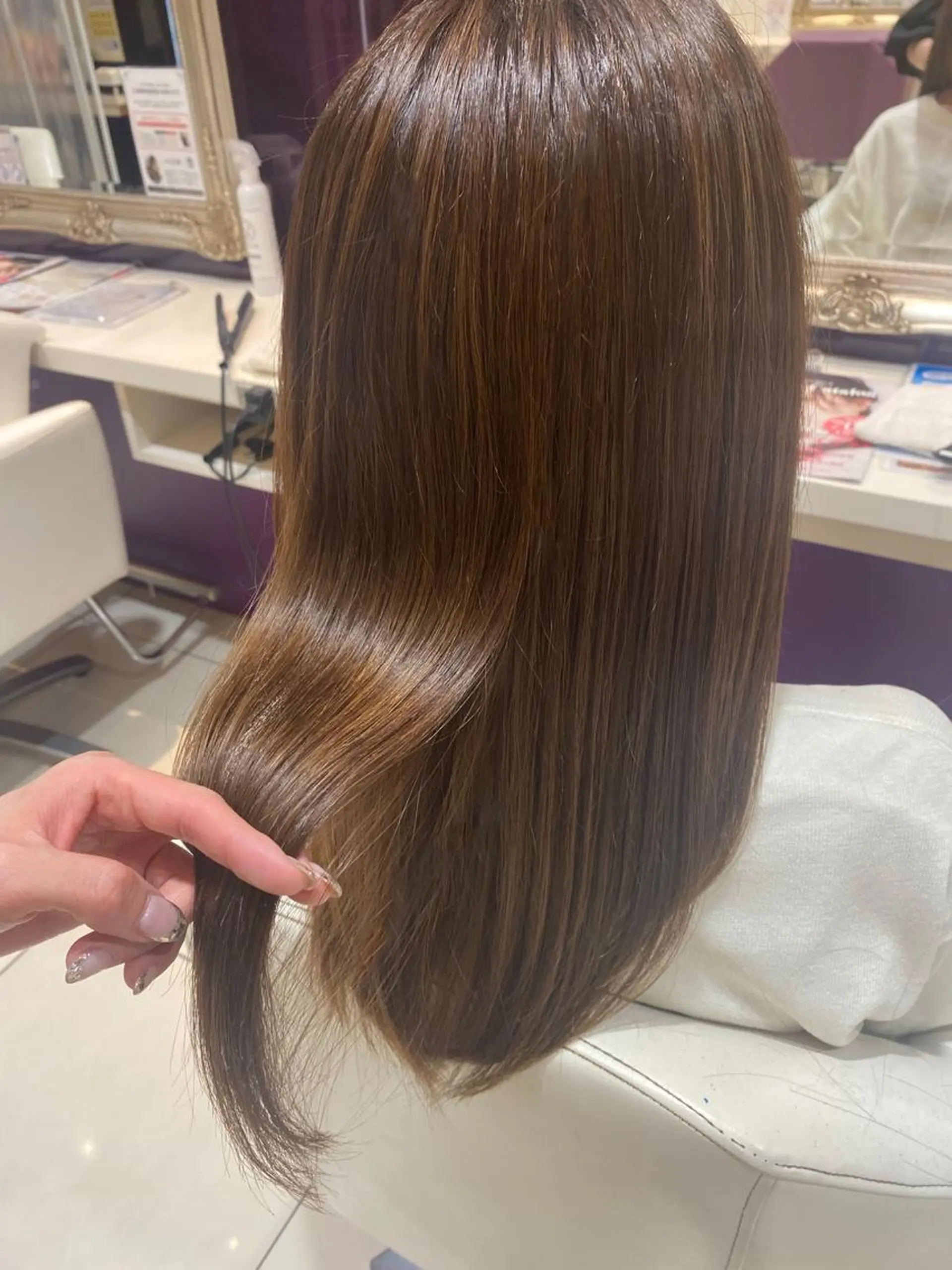 セミロング カラー 村橋 葵緒のヘアスタイル