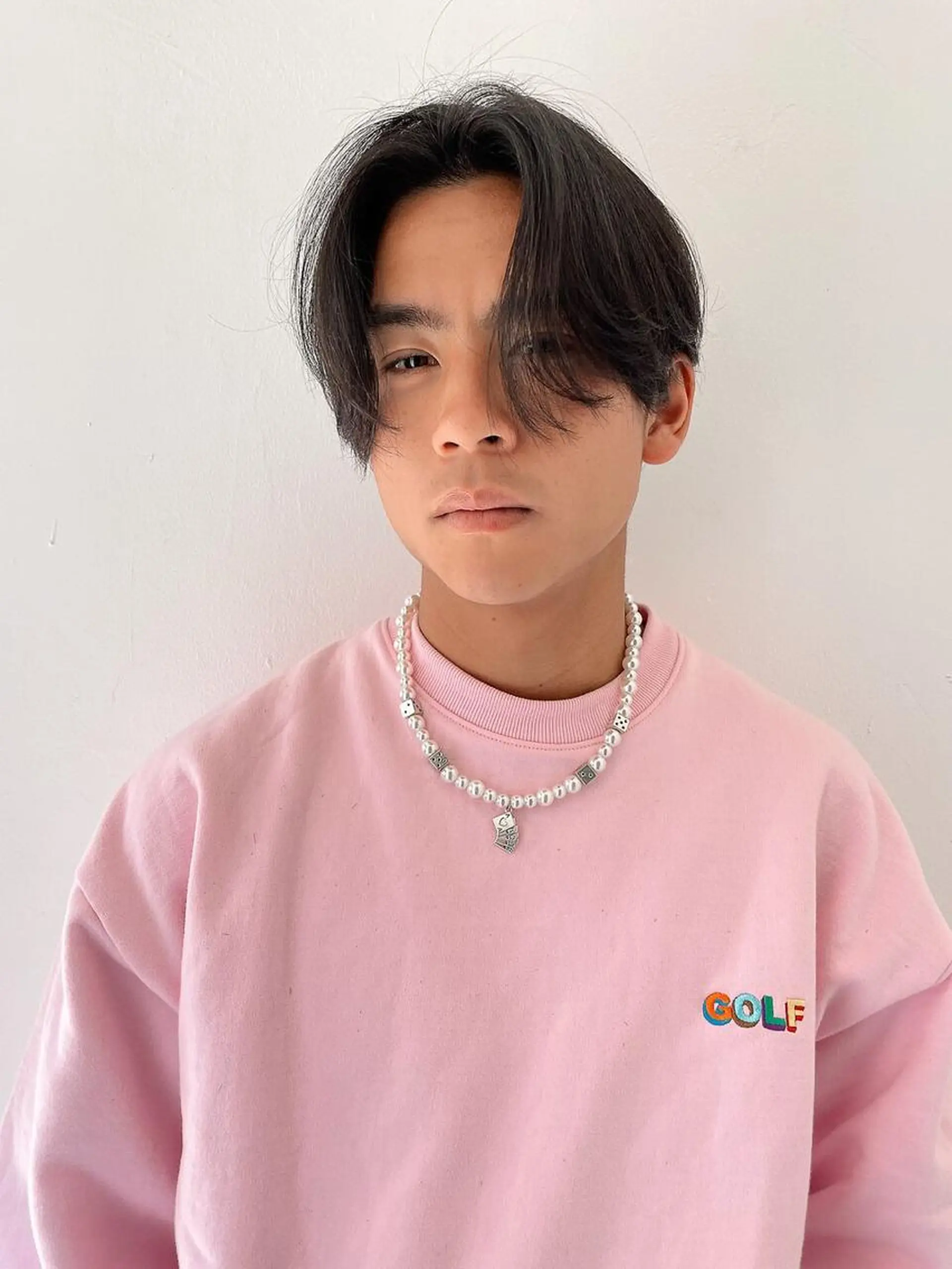 ショート カラー パーマ メンズ メンズバレイヤージュ メンズブリーチ センターパート フェードカット メンズハイライト スパイラルパーマ 🌐hina⭐️のヘアスタイル