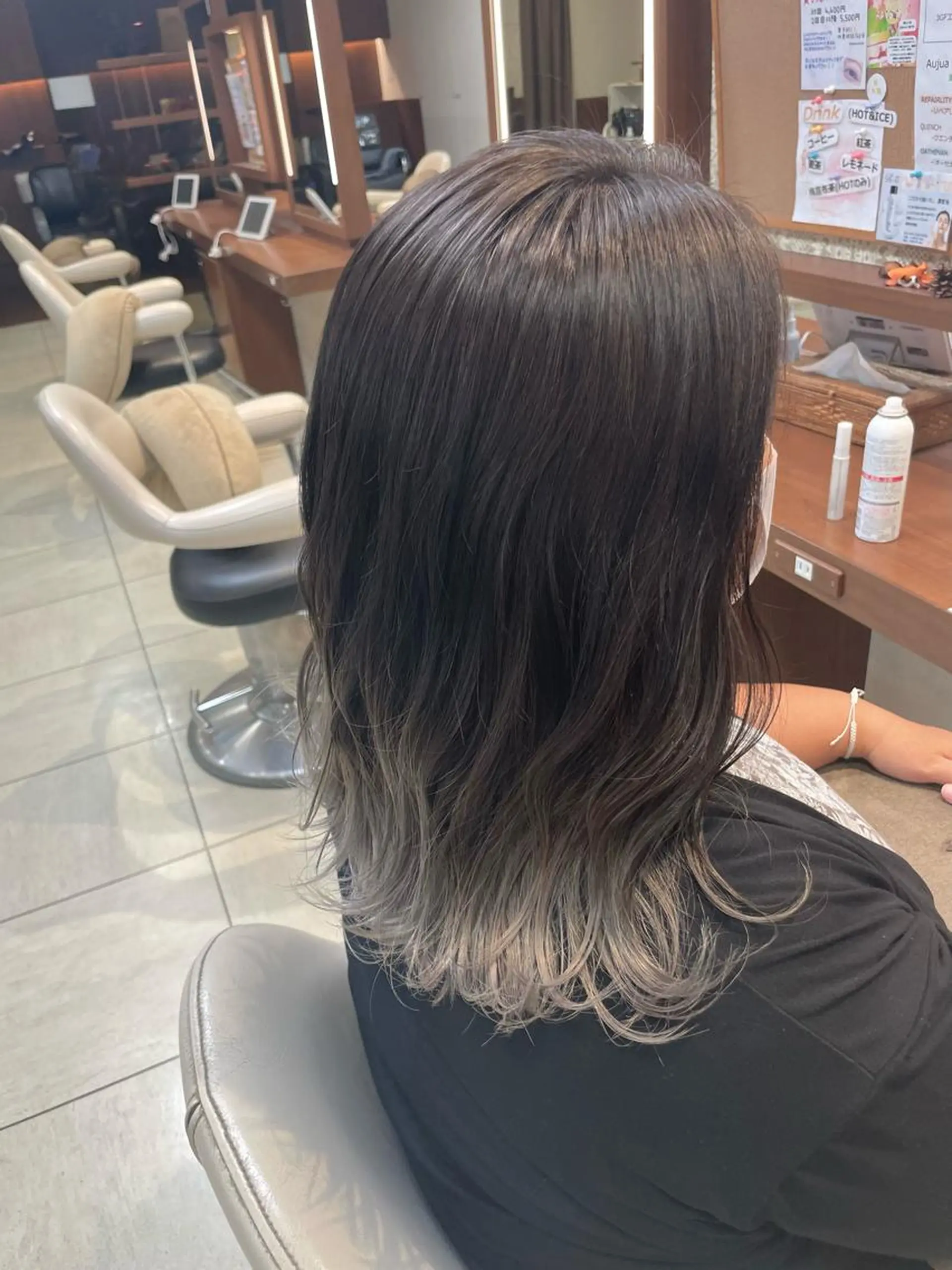 ミディアム カラー ヘアアレンジ ブリーチ ヘアカラー トリートメント 【Sweep】おじま のぞみのヘアスタイル