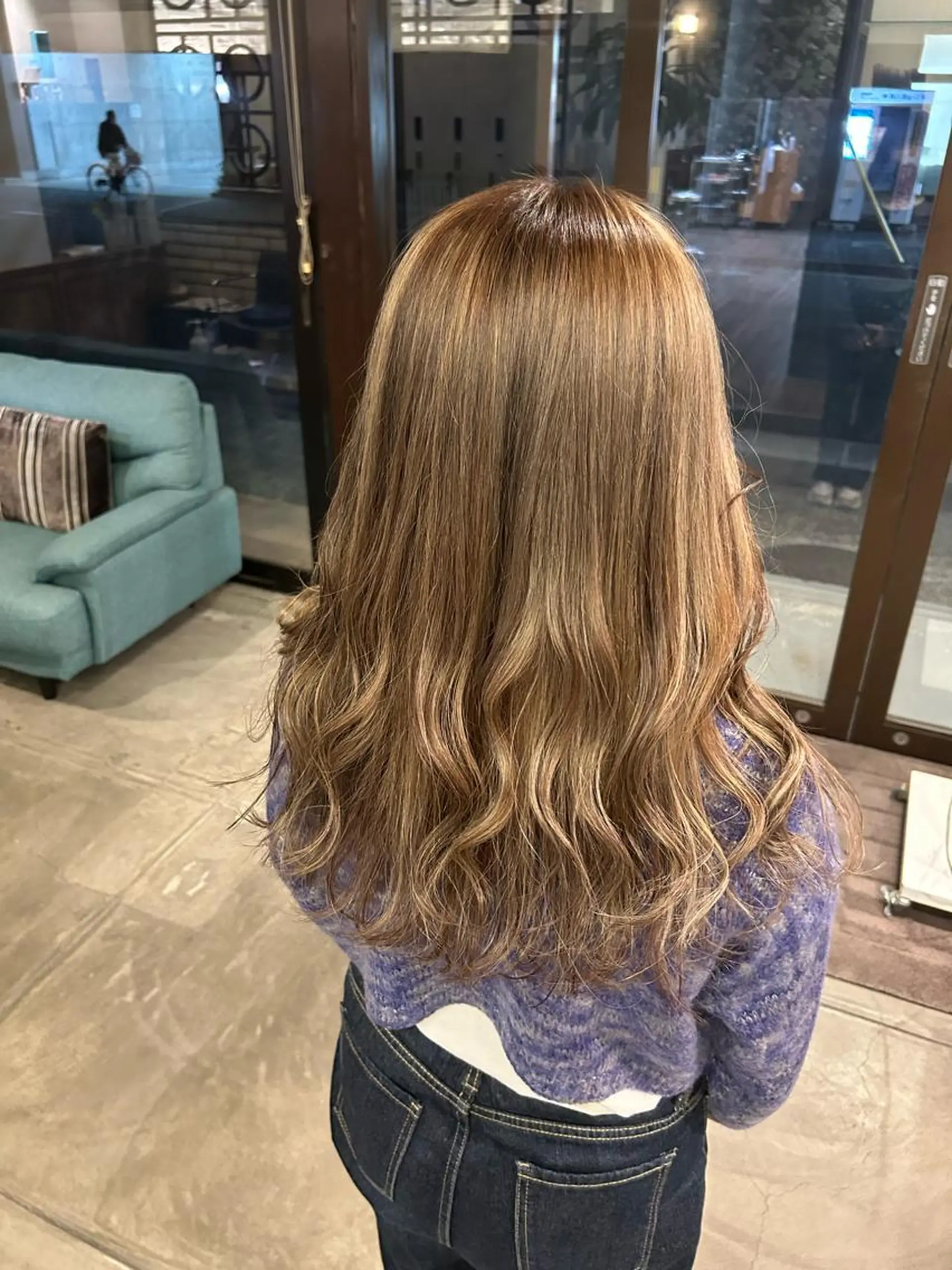 カラー AGREE Momokaのヘアスタイル
