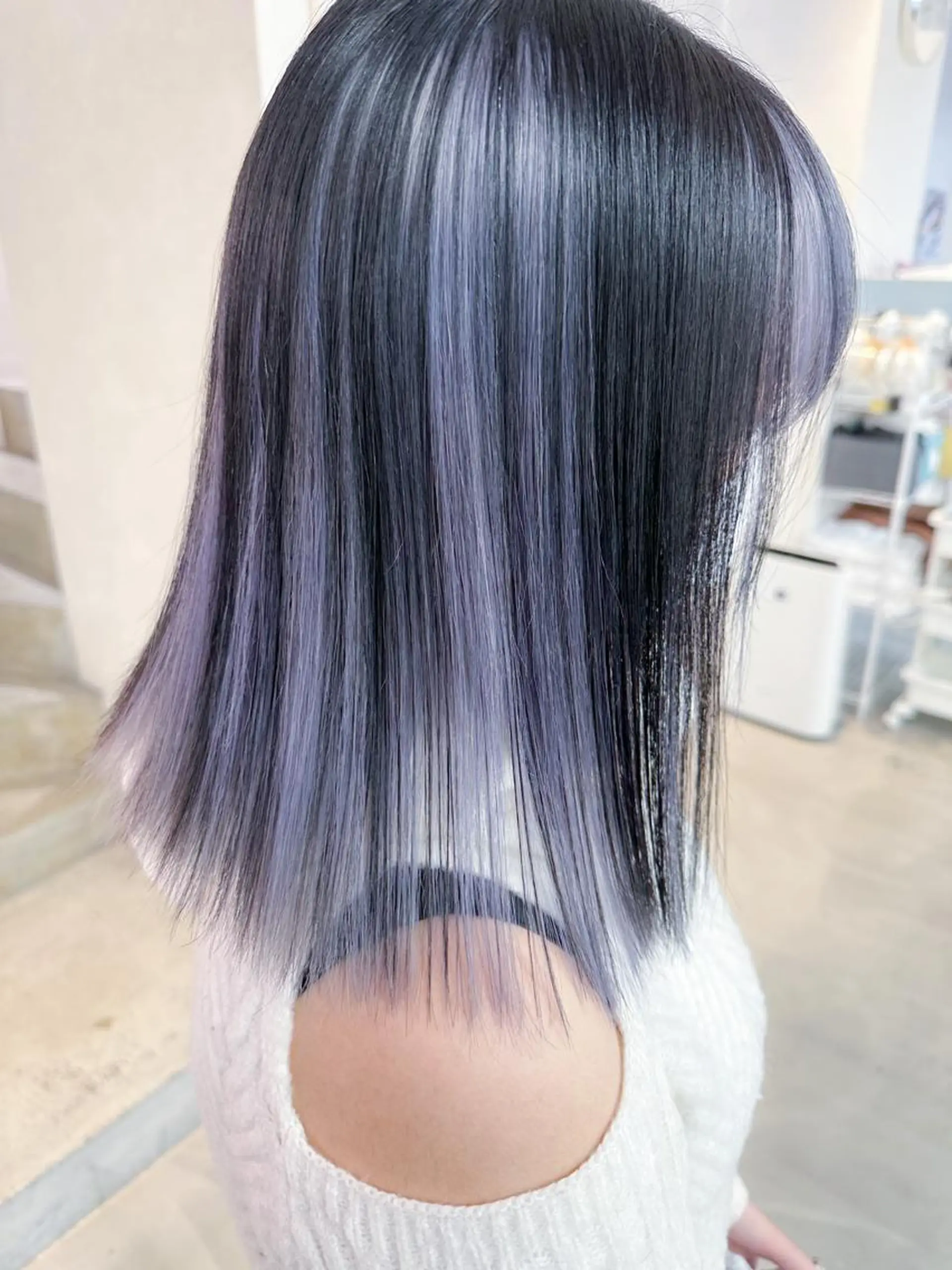 ミディアム カラー 黒髪 ブリーチ ブルーカラー ブルーブラック エドルカラー カット ヘアカラー BOX mico.のヘアスタイル