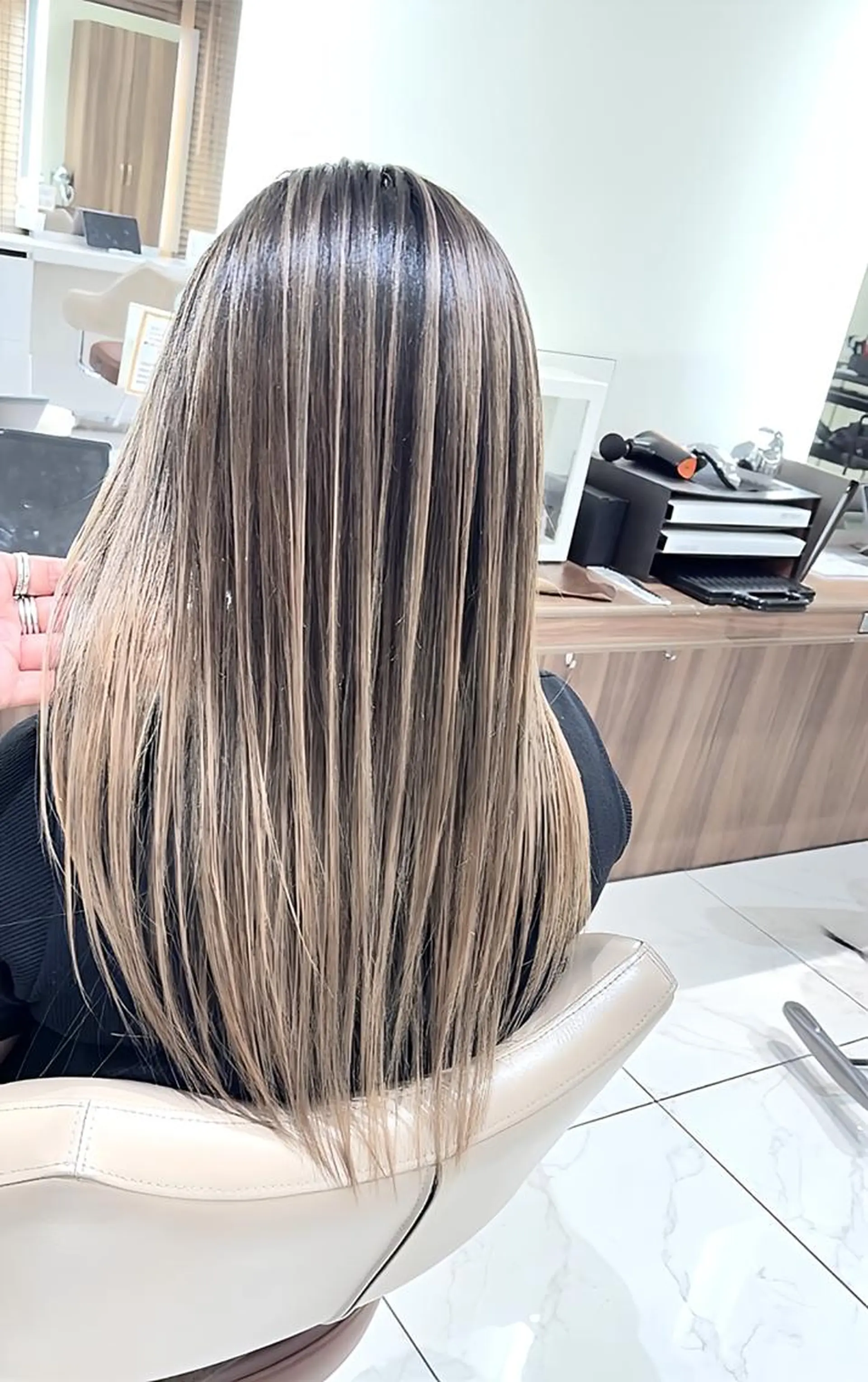 セミロング カラー バレイヤージュ 髪質改善 レイヤーカット ヘアカラー トリートメント 大宮/バレイヤージュ 髪質改善/澤田隆誠のヘアスタイル