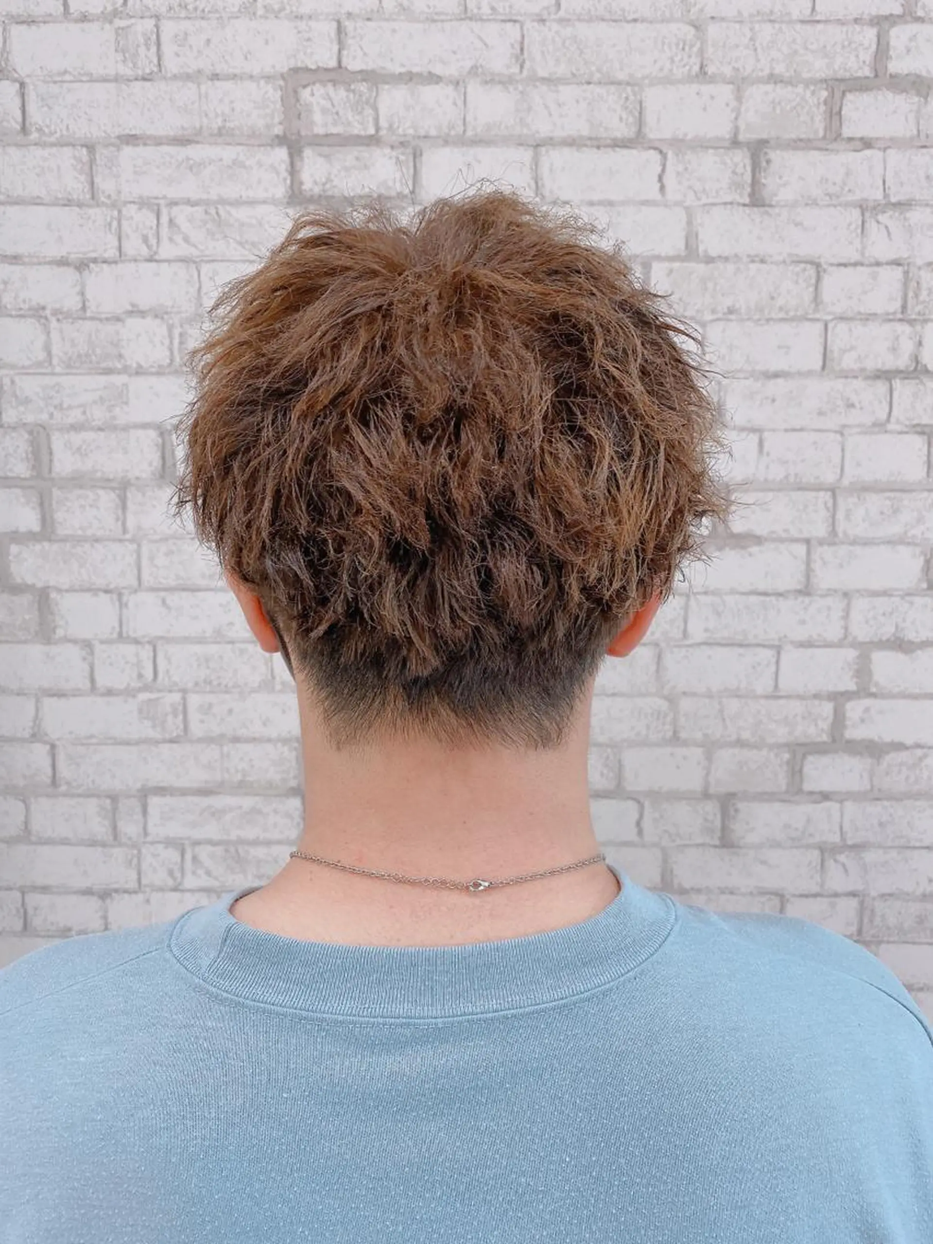 ショート カラー パーマ ヘアアレンジ メンズ メンズパーマ メンズツイストパーマ ツイストパーマ カット パーマ ブリーチなし艶カラー 東家のヘアスタイル