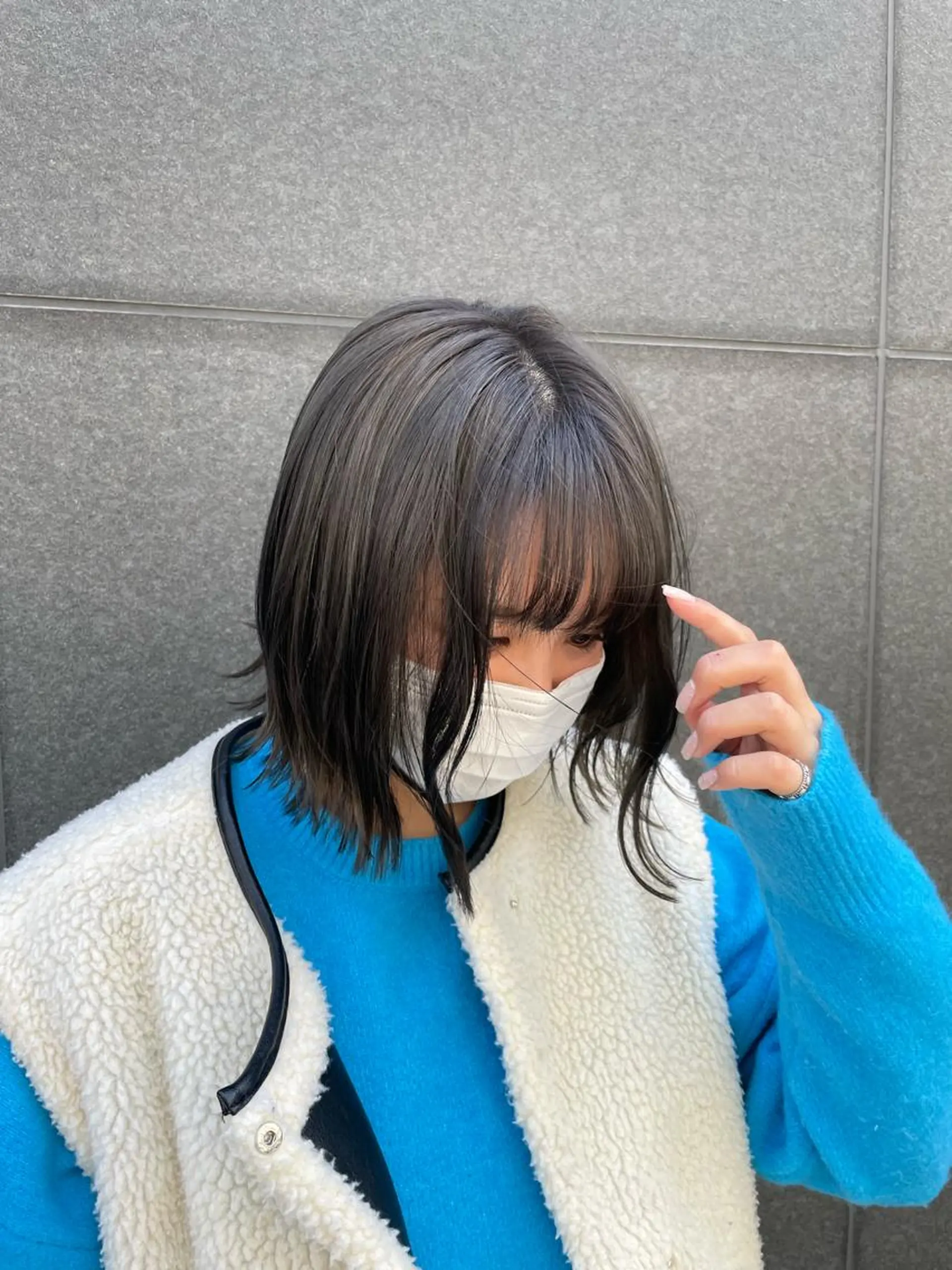 ミディアム カラー akane .のヘアスタイル