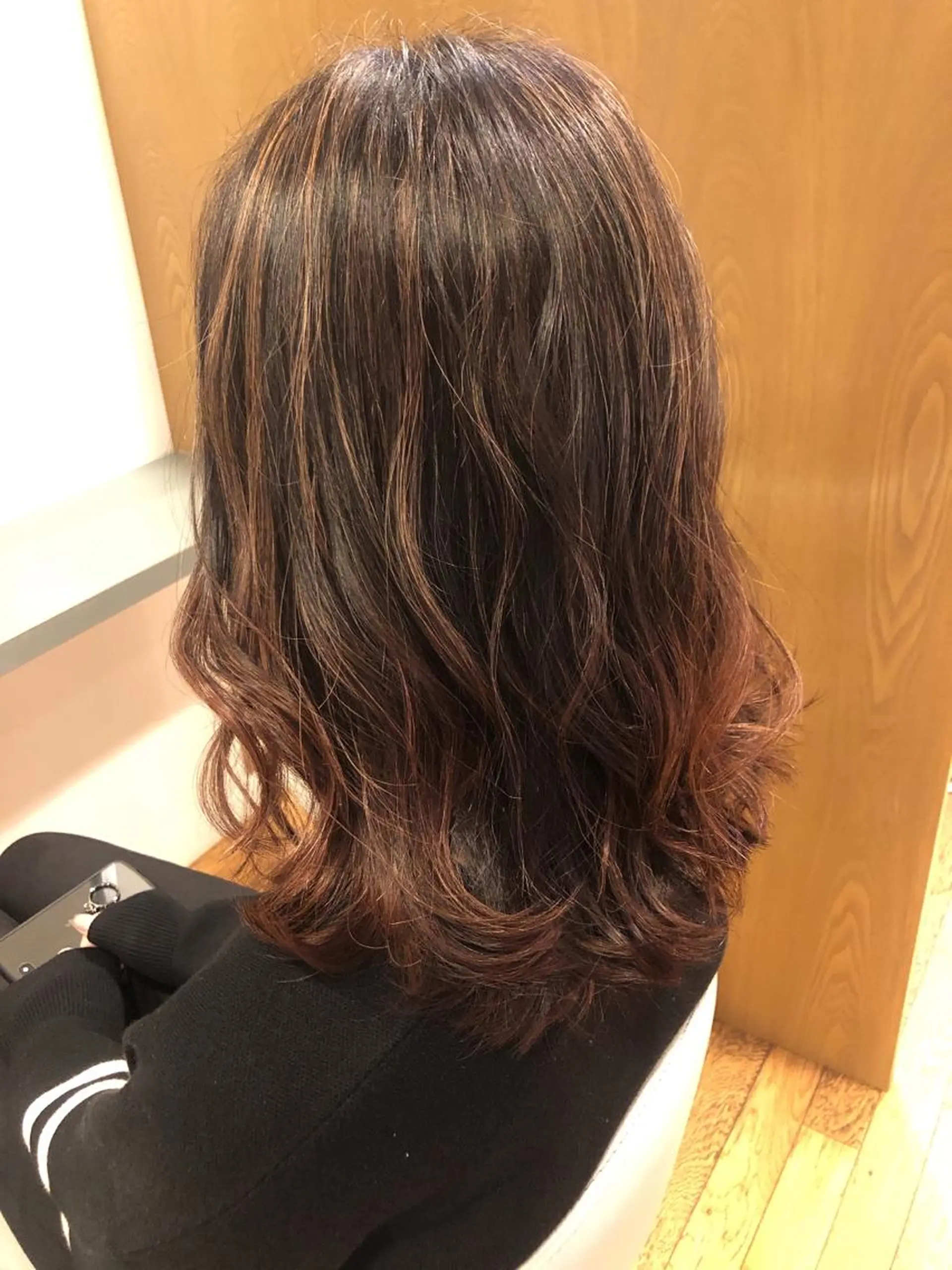 ミディアム レイヤーカット カット ヘアカラー 永井 亜実のヘアスタイル