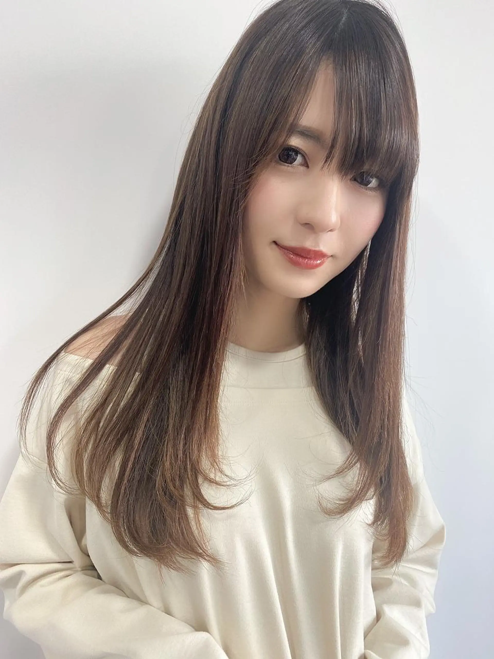 セミロング カラー 透明感カラー イルミナカラー 似合わせカット 小顔カット トリートメント 梅田茶屋町 Yutaのヘアスタイル