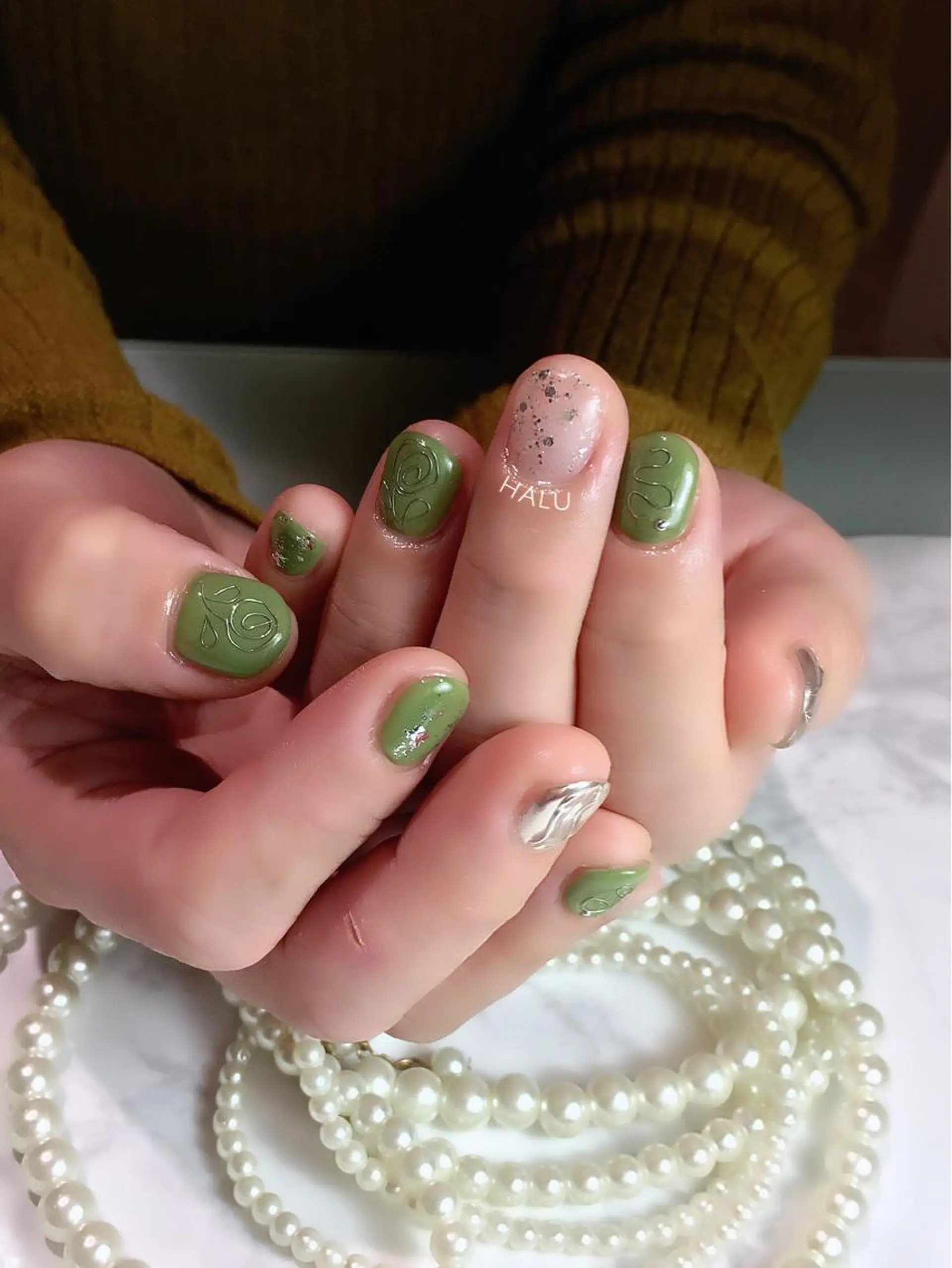 ネイル ミラーネイル HALU ハルのネイルデザイン