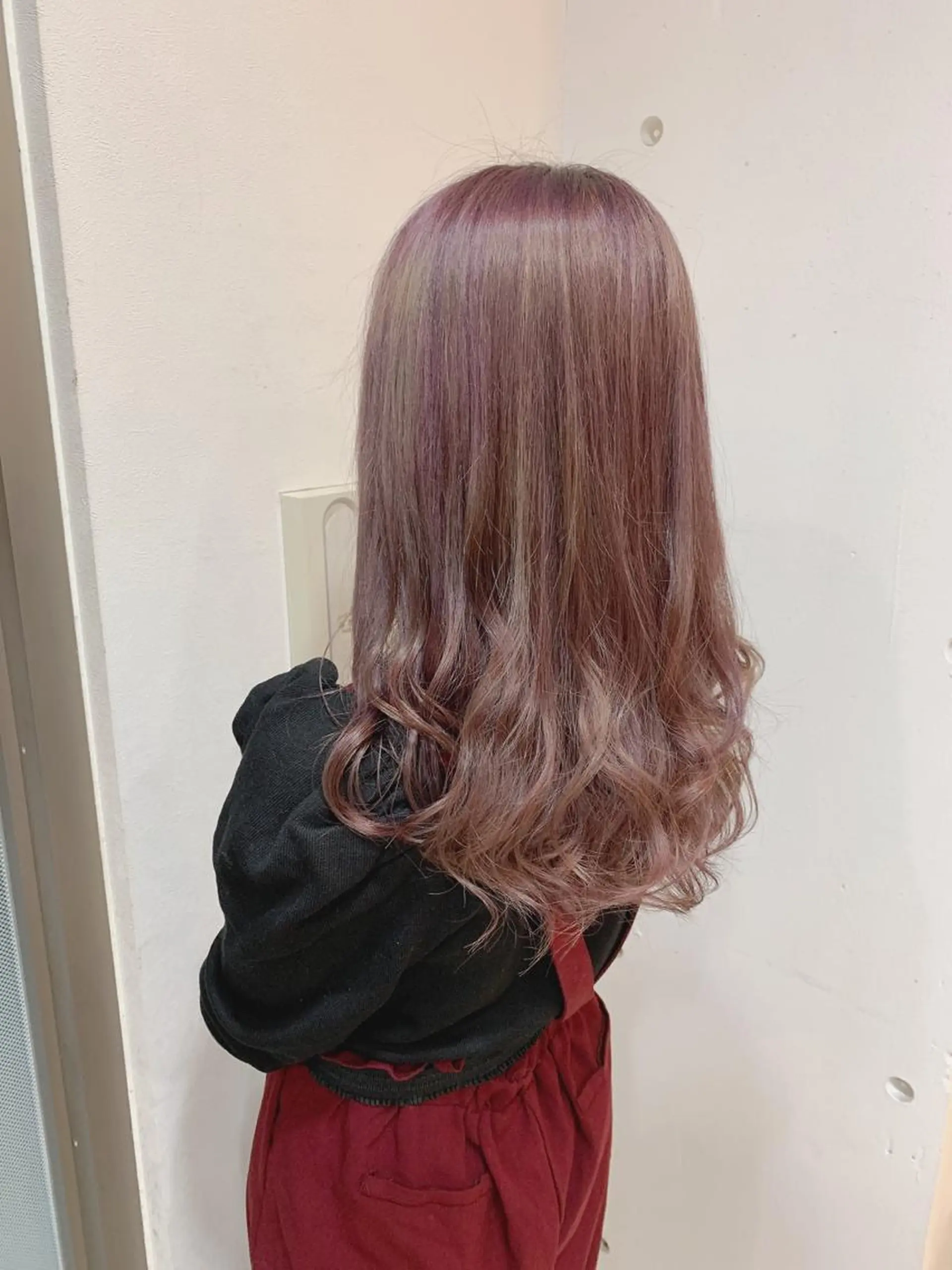 ロング パーマ ヘアアレンジ 白髪ぼかしハイライト 柳川拓哉のヘアスタイル