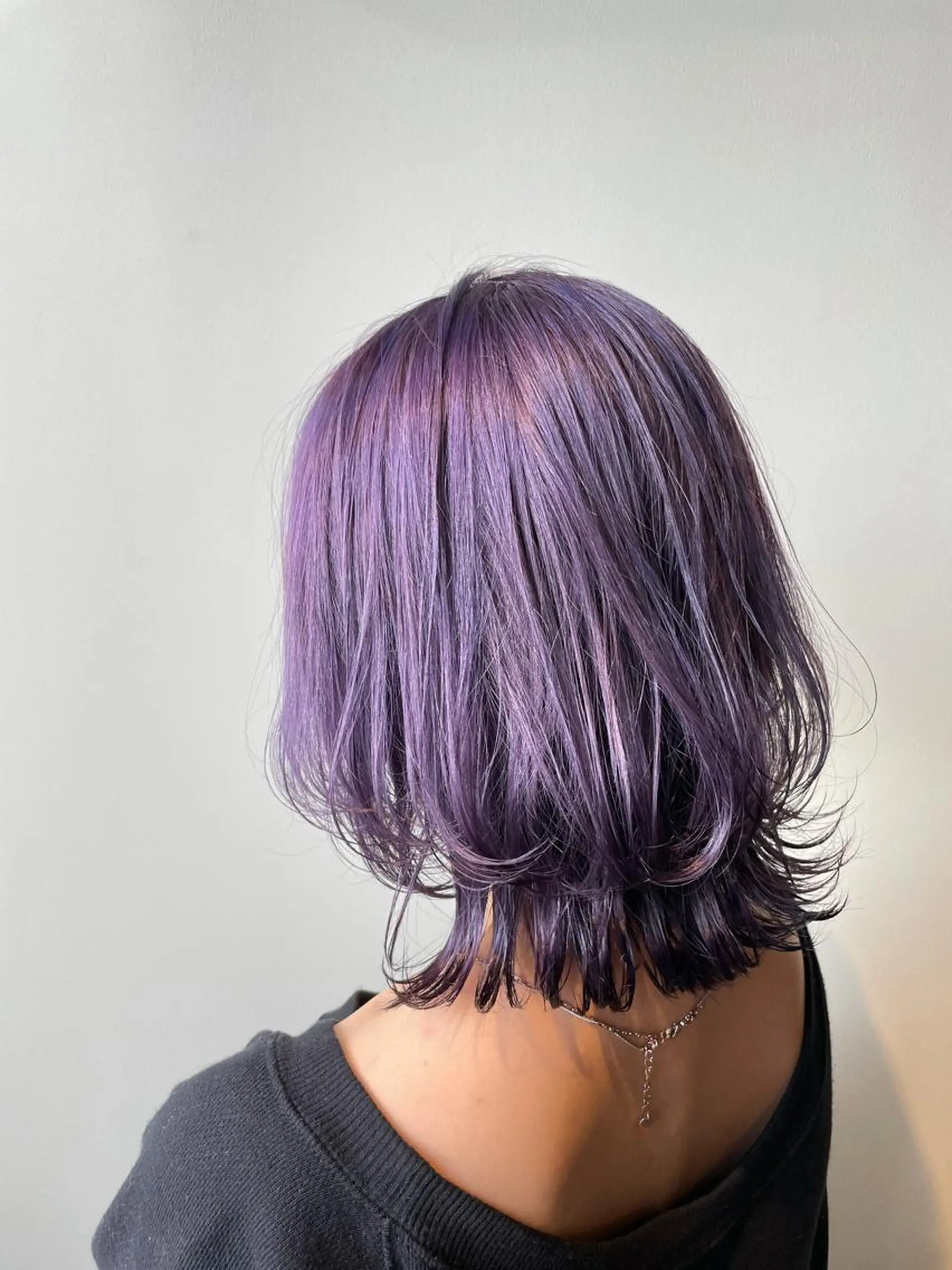 ショート カラー ラベンダーカラー レイヤー/艶カラー 🫧守利のヘアスタイル