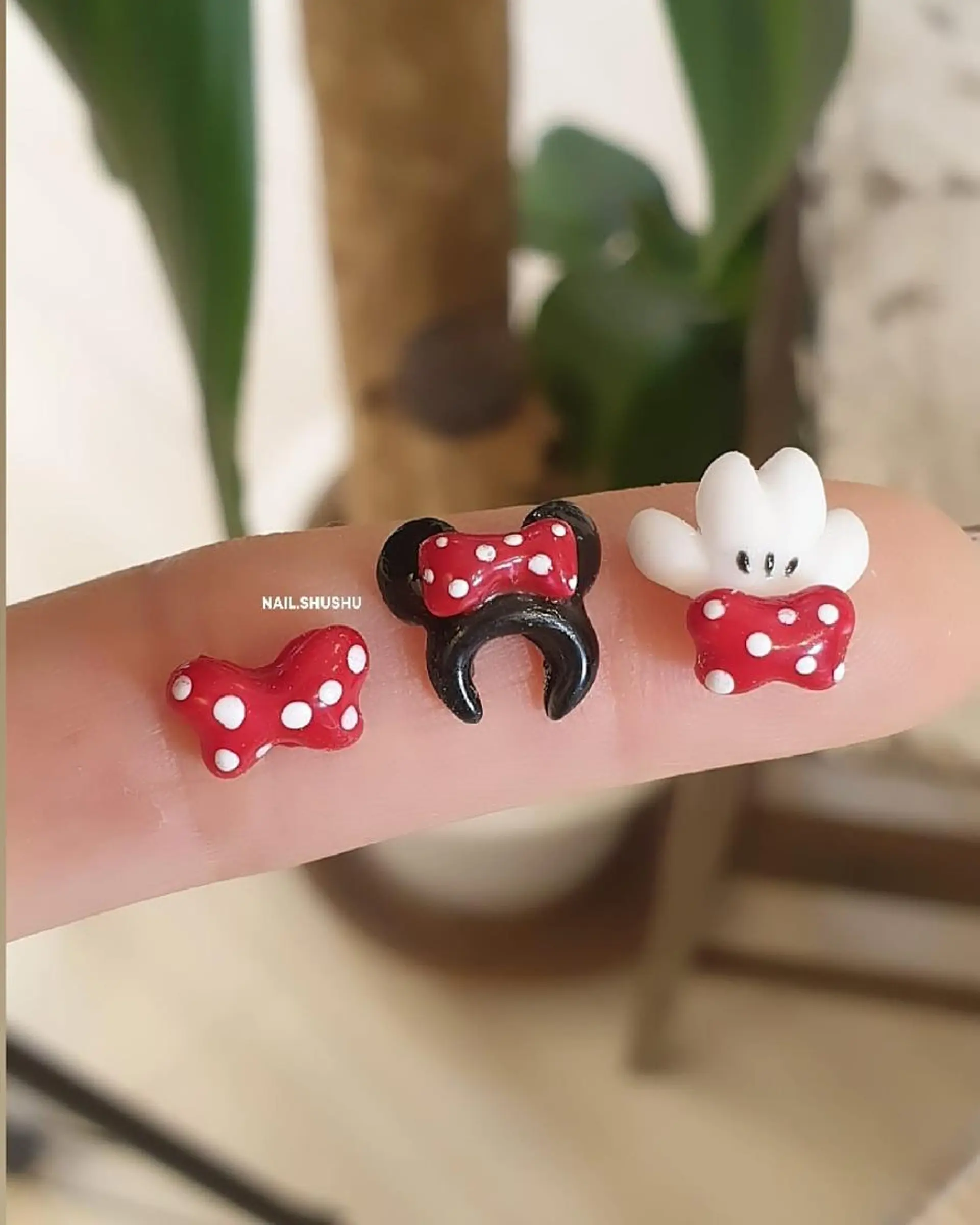 ネイル 持ち込み ニュアンスネイル オフィスネイル ワンカラーネイル シンプルネイル 3dパーツ/流行り 👧shushu❤️のネイルデザイン