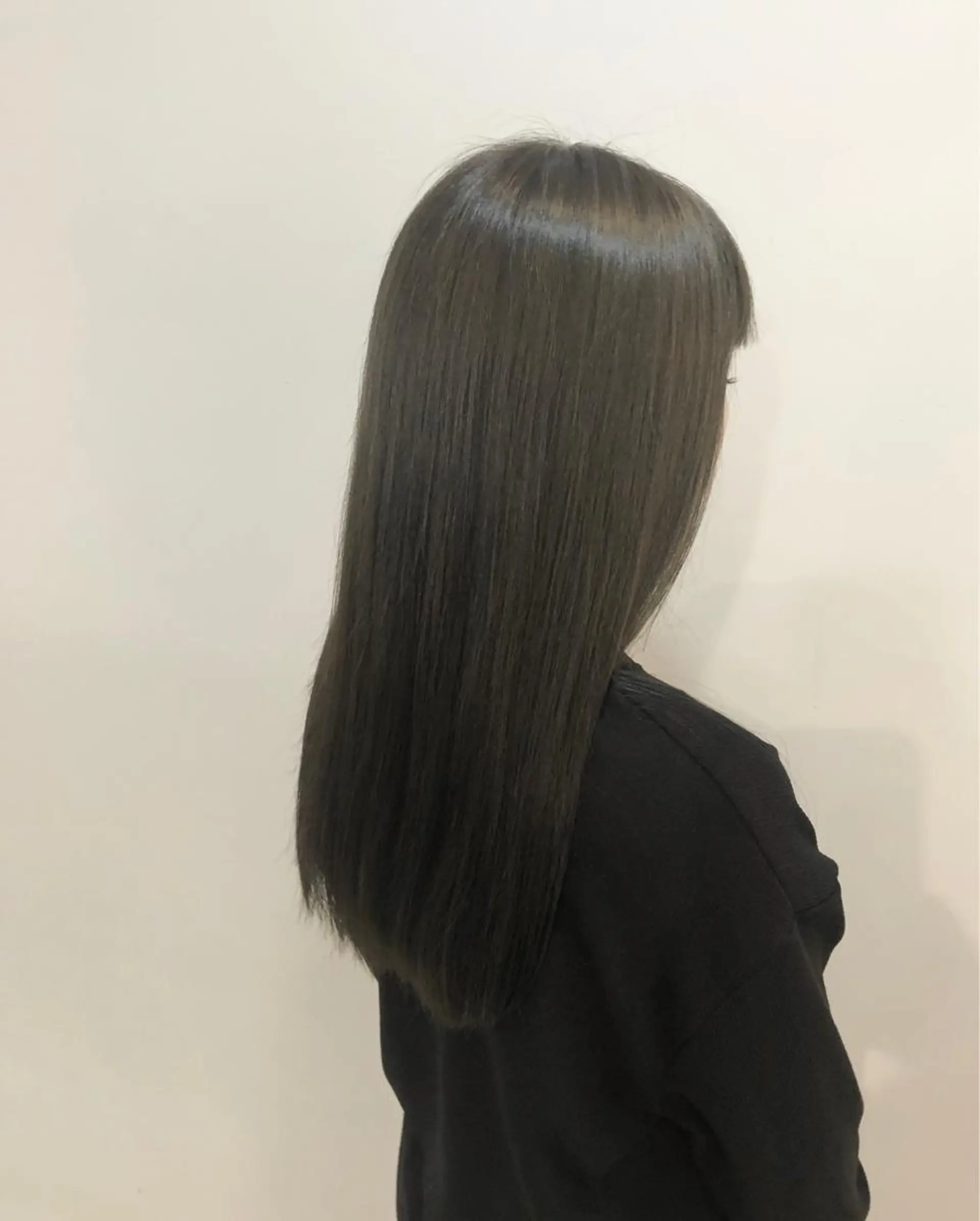 ロング アッシュ アッシュグレー ヘアカラー トリートメント 【髪質改善】Cyan 中村ちゅんみのヘアスタイル