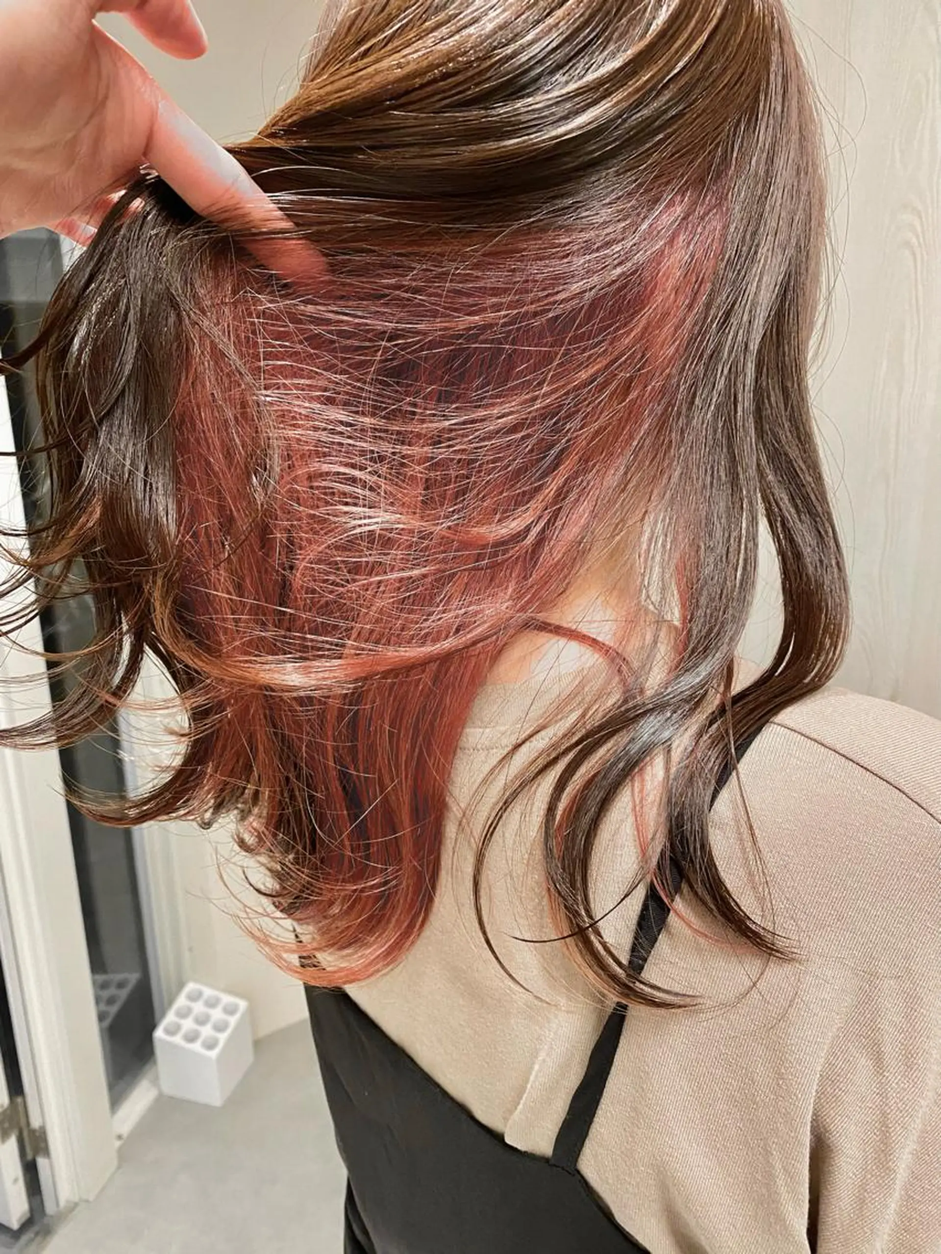 セミロング カラー ダブルカラー イヤリングカラー インナーカラー オレンジ オレンジピンク ❄️中川 慎之介❄️のヘアスタイル