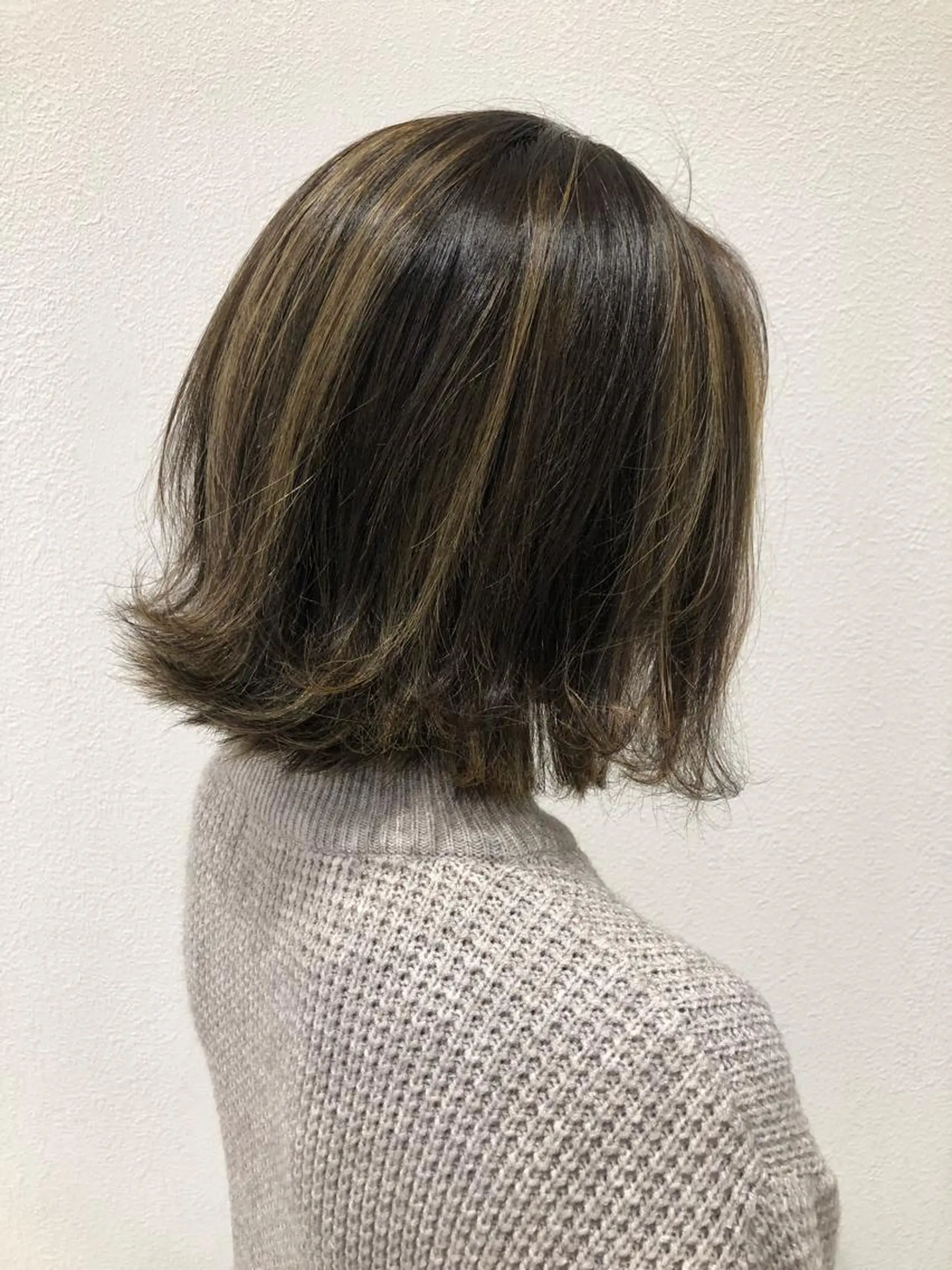 ミディアム ハイライト ヘアカラー トリートメント 岸 保奈美のヘアスタイル