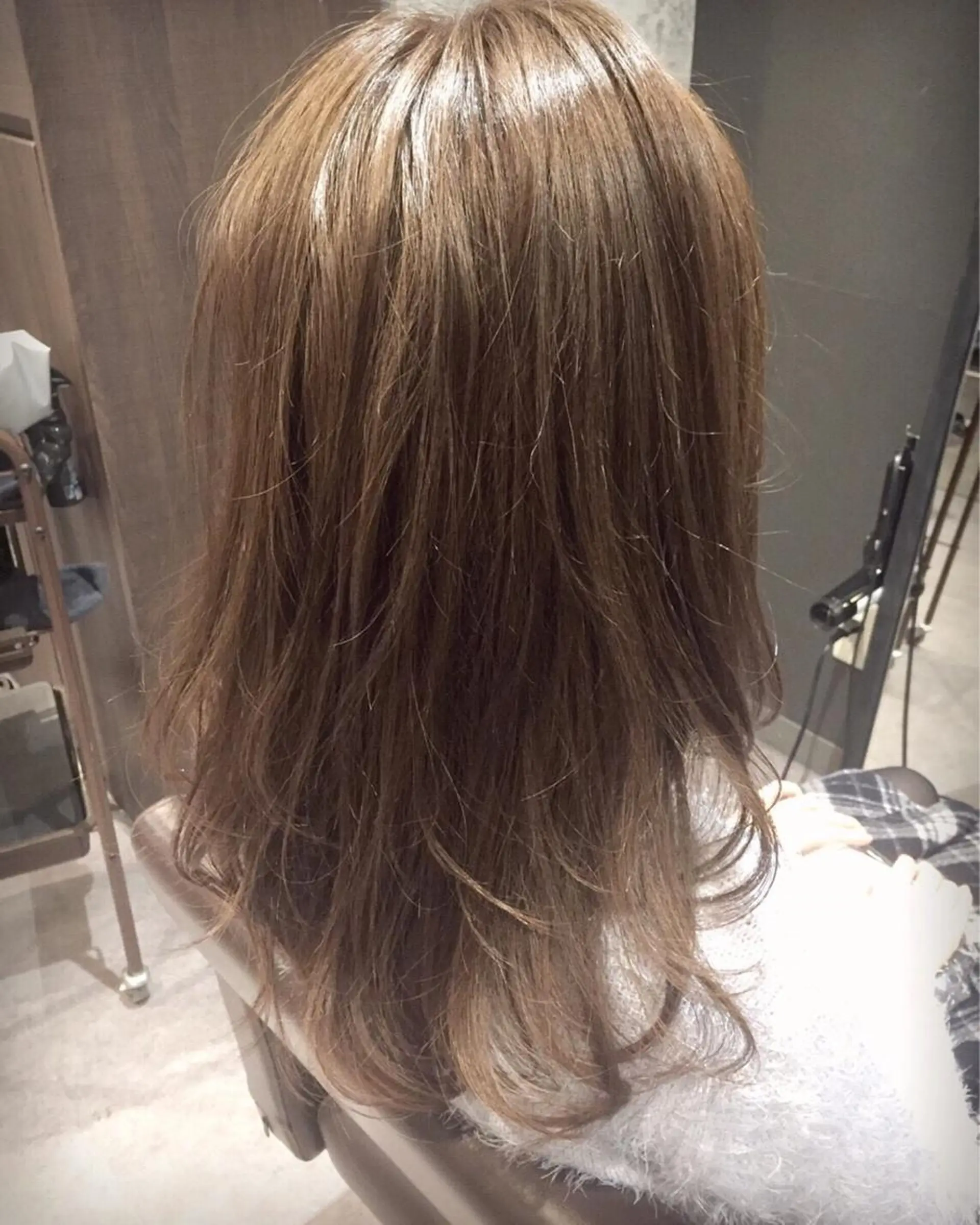 ミディアム カラー イルミナカラー due hair 京都駅前店 MILBON オージュア認定サロン【デューヘアー】所属・ハイトーンブリーチ 土坂 由志【京都】のヘアスタイル