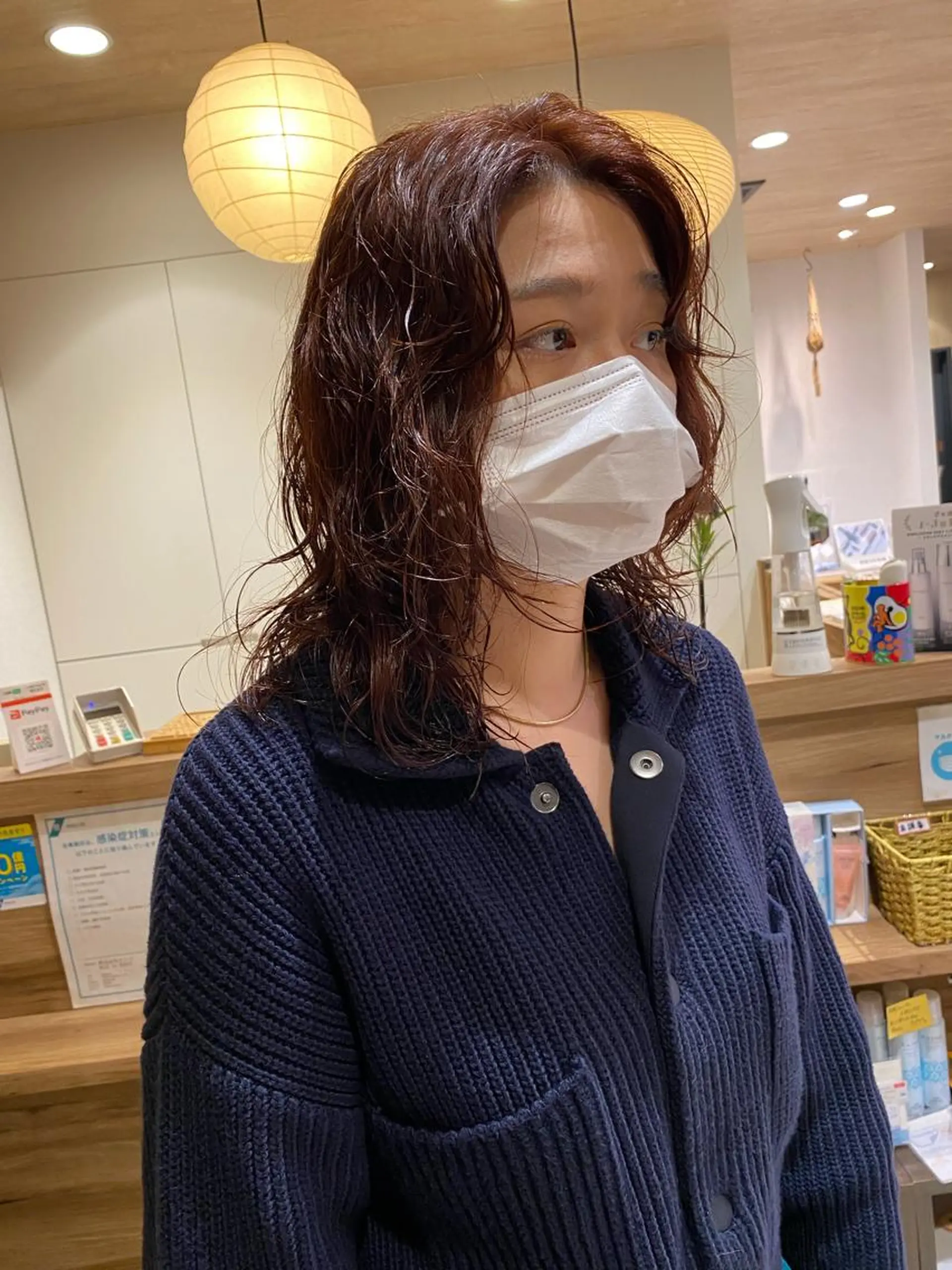 ミディアム カラー パーマ ミディアムパーマ ブラウンカラー オレンジ オレンジブラウン レイヤーカット ヘアカラー パーマ パーマ指名No1 /namiのヘアスタイル