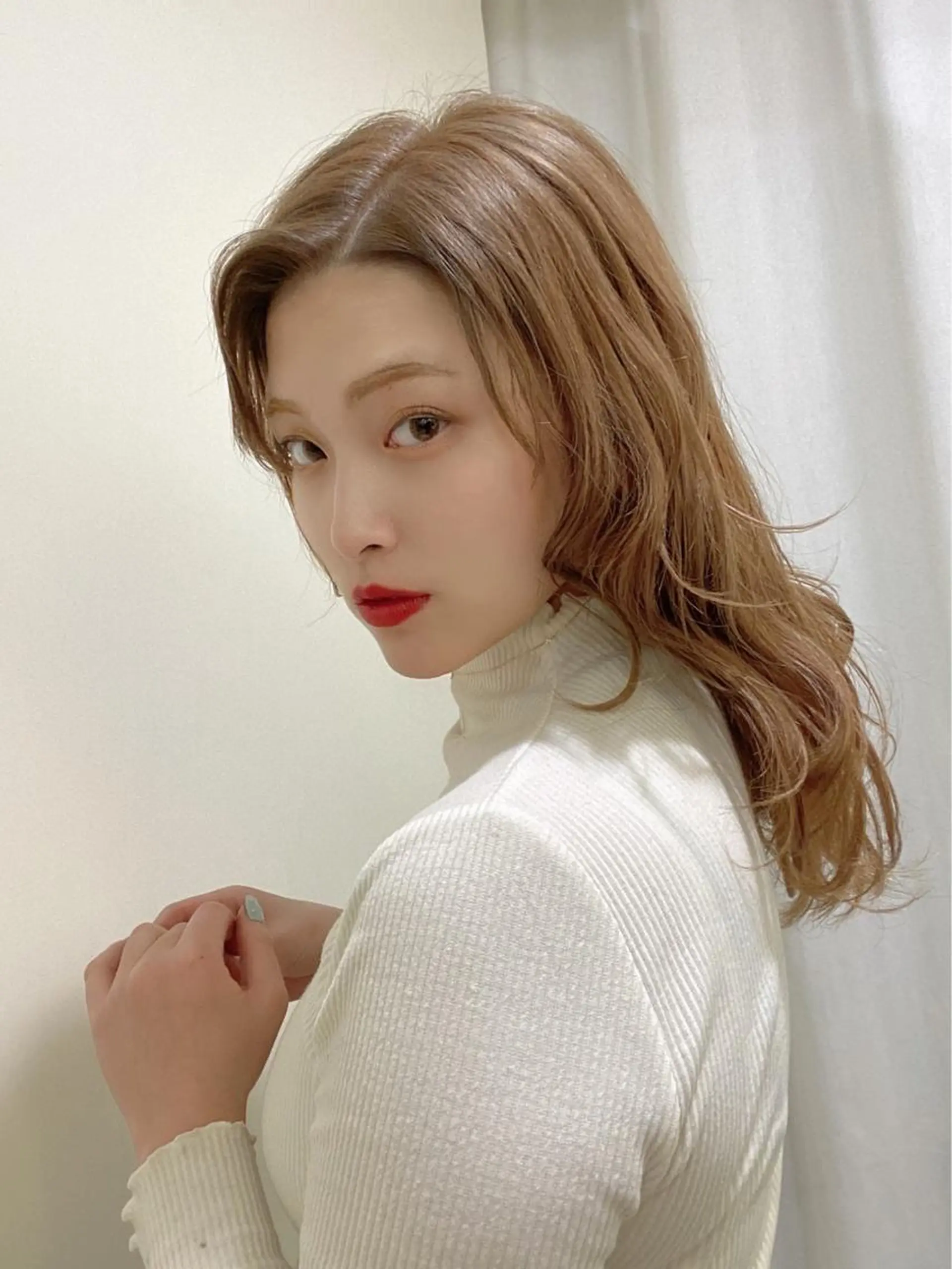 セミロング カラー ヘアアレンジ atelier ittowa所属・久富 紗弓のヘアスタイル