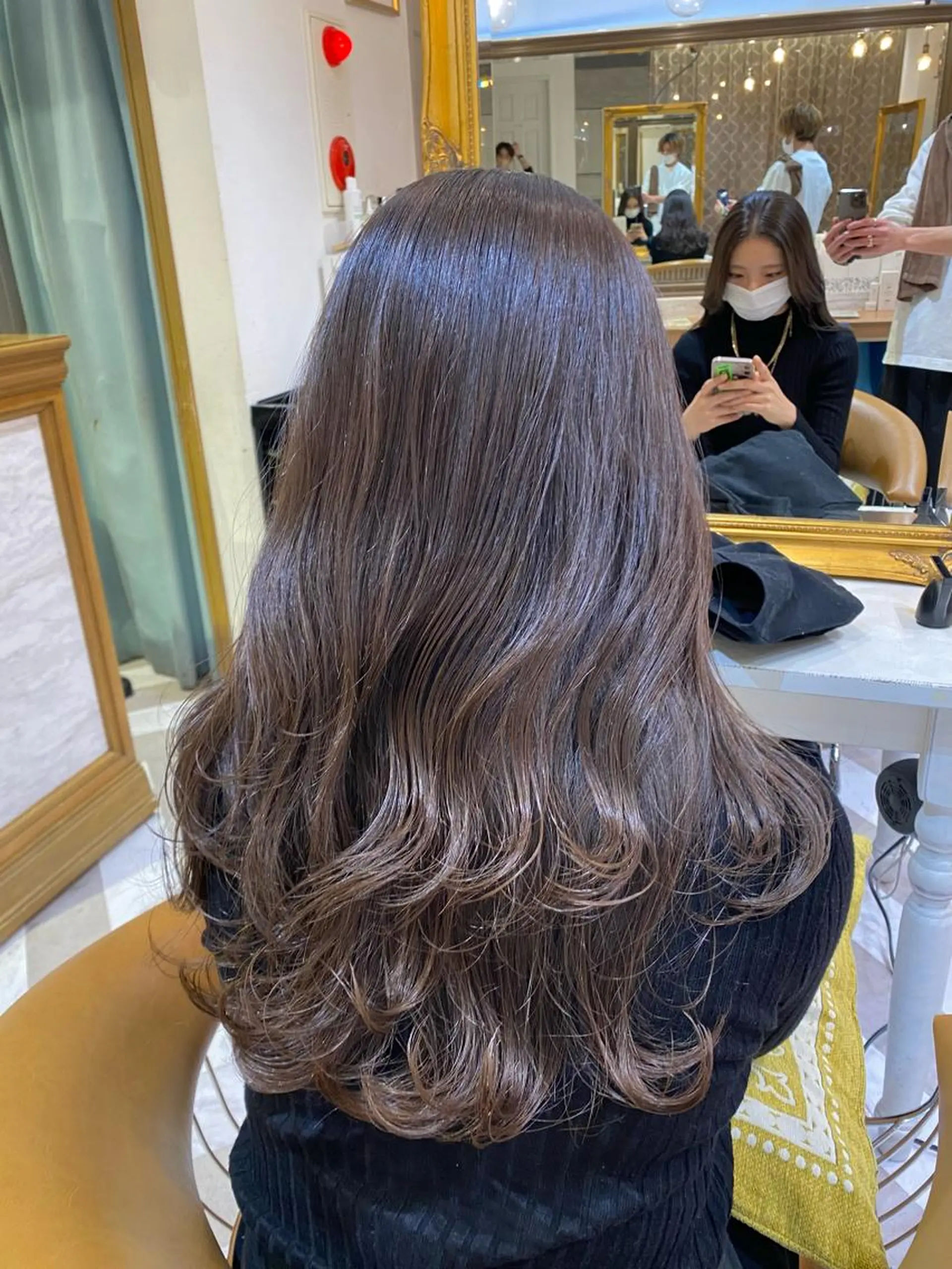 ミディアム カラー カット ヘアカラー トリートメント レイヤーカット /透明感カラー西田のヘアスタイル