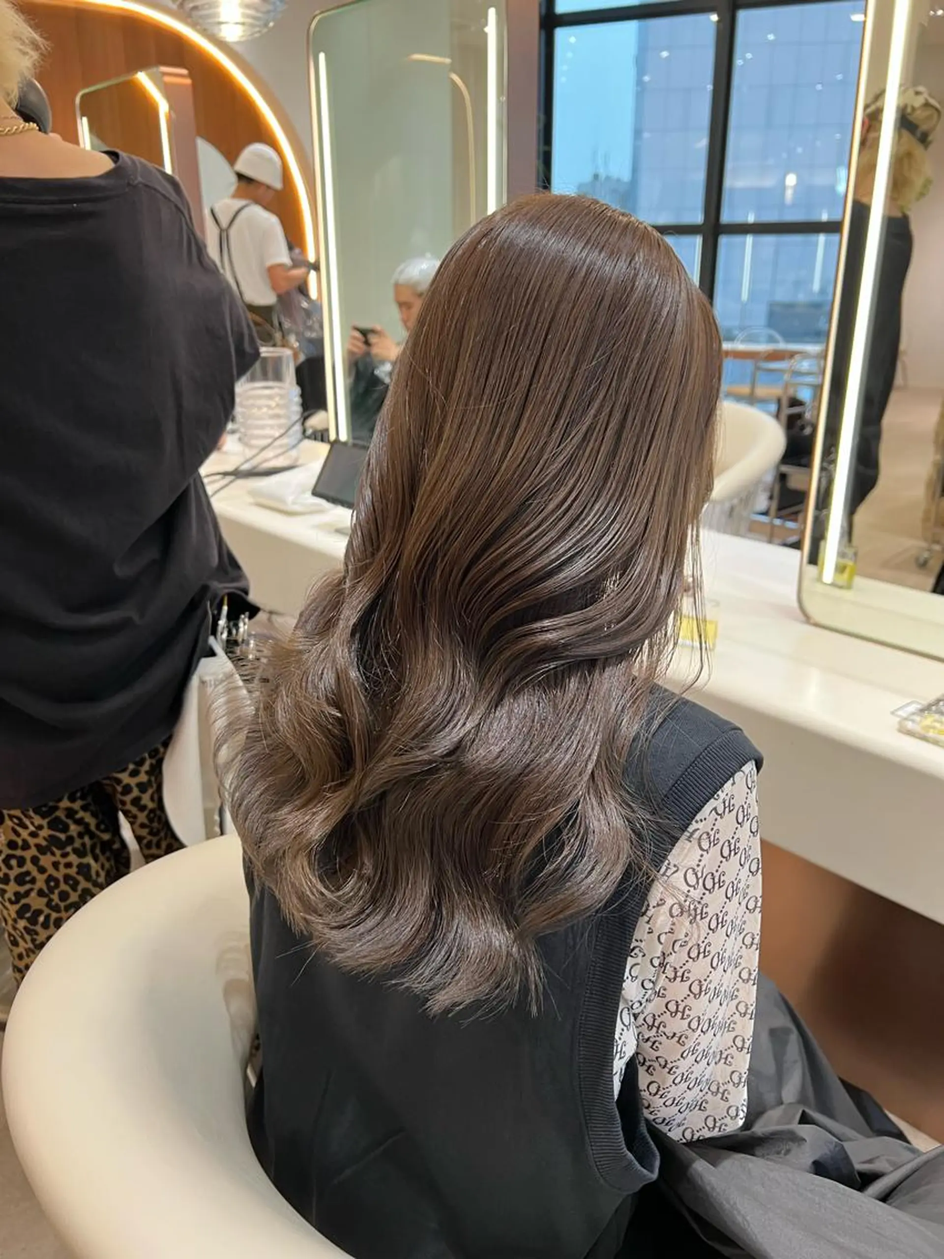 セミロング カラー グレージュ ラベンダーカラー ラベンダーグレージュ ラベンダーグレー 韓国風ヘア カット ヘアカラー トリートメント ヘアセット 韓国レイヤー🇰🇷 韓国研修◎渋谷カイトのヘアスタイル