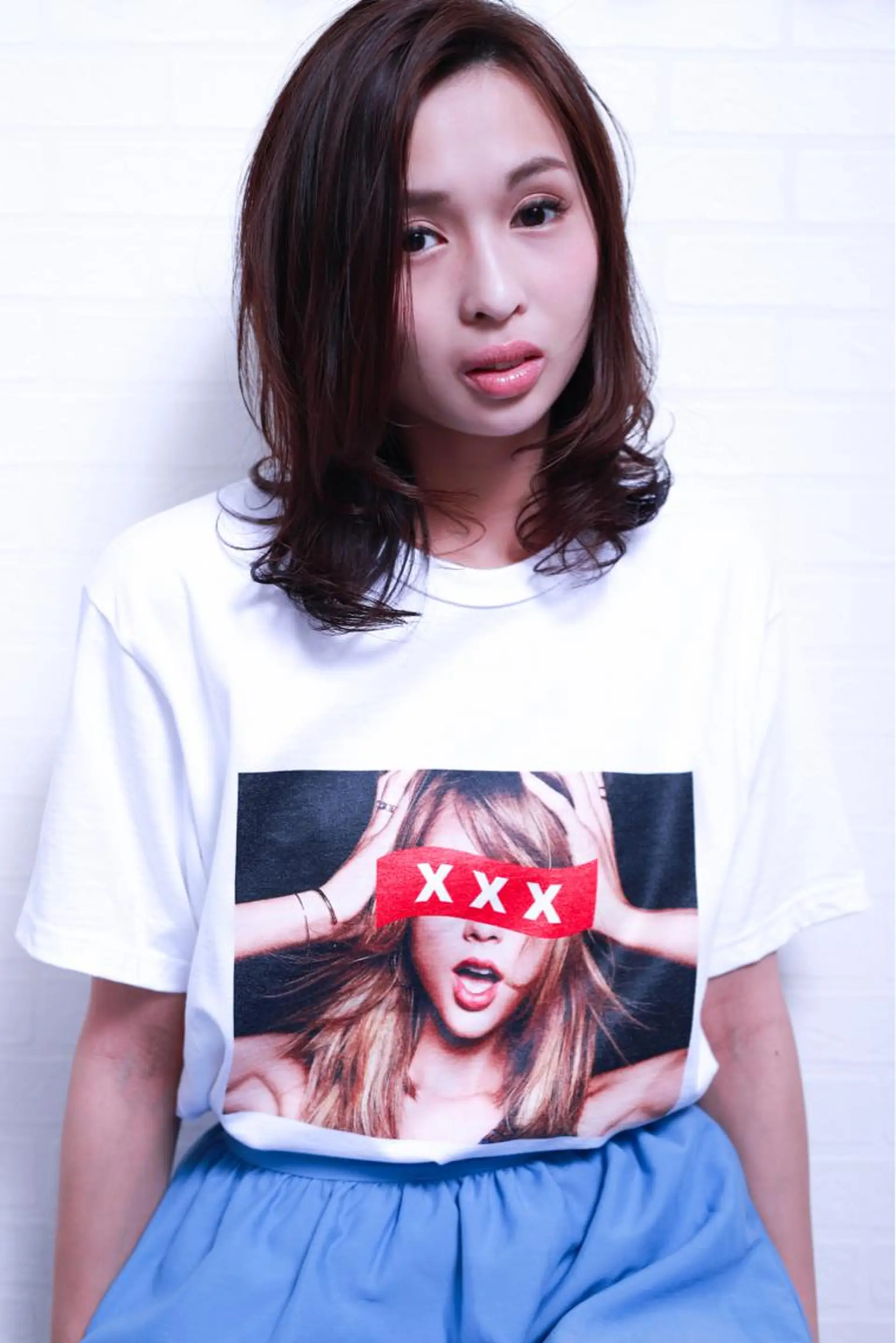 ミディアム カラー パーマ ネイル マツエク・マツパ アイブロウ Chic シックのヘアスタイル