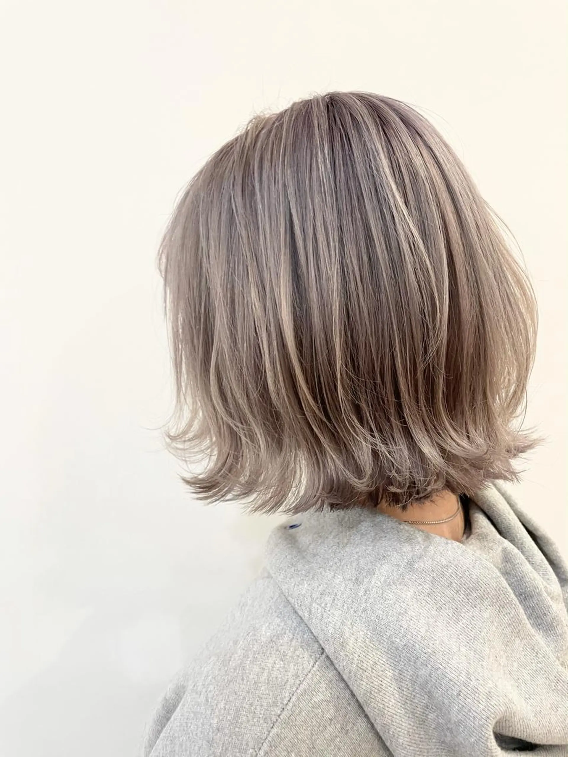 ショート カラー 縮毛矯正 トリートメント 美髪改善・エクステ・ ストレート/カンジのヘアスタイル